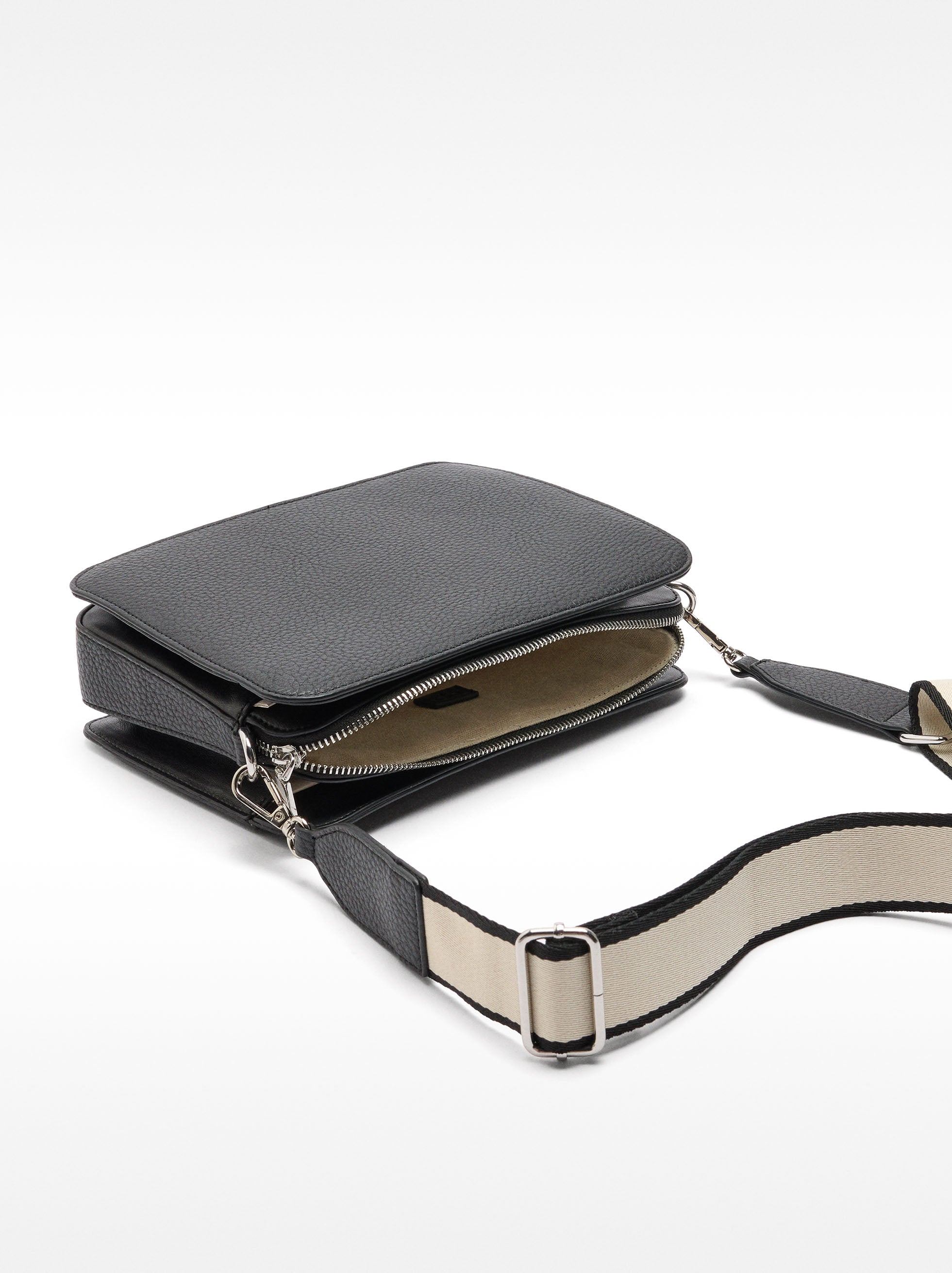 Cartera Bandolera Con Textura