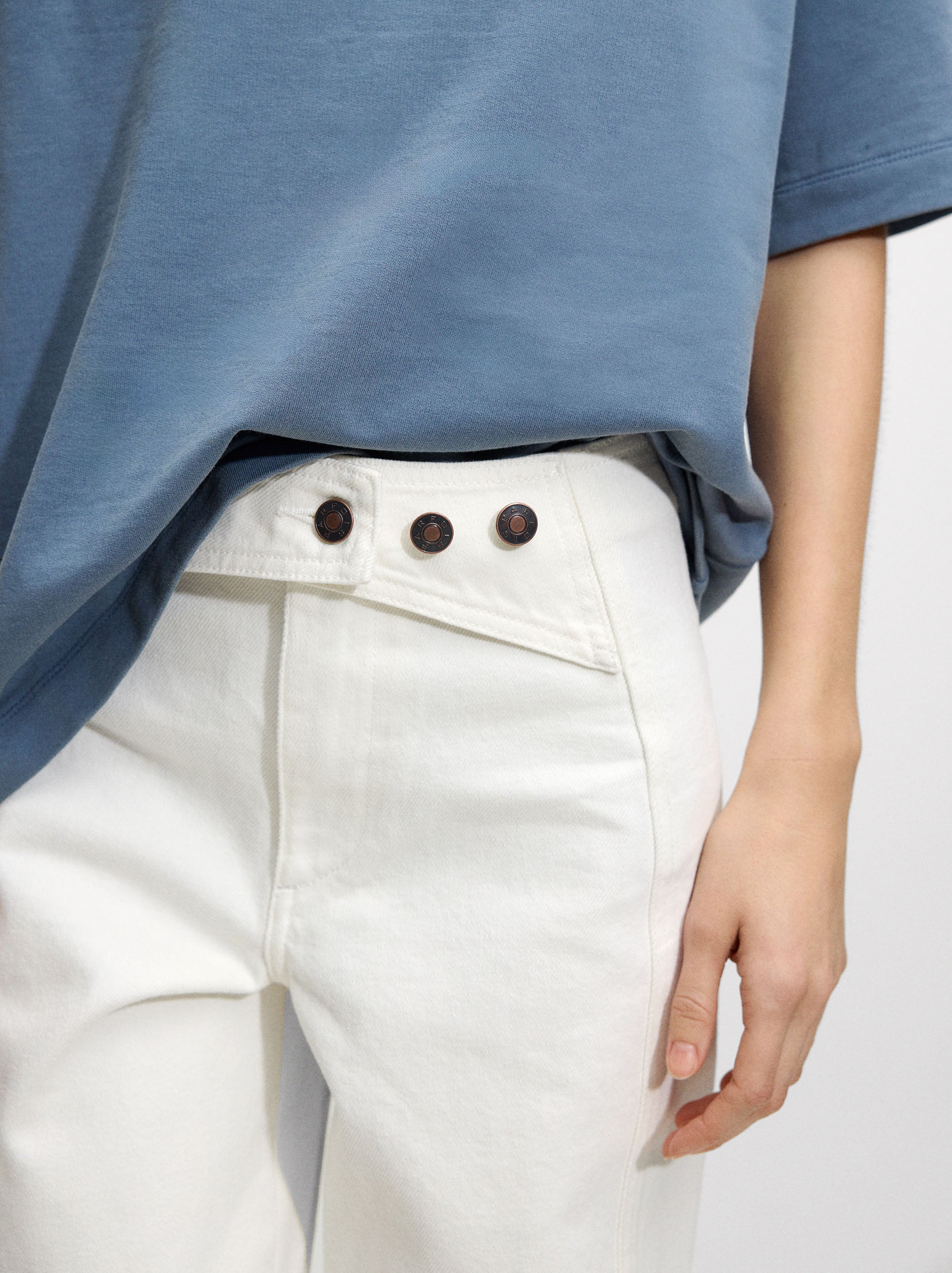 Pantalón Denim Detalle Cruzado
