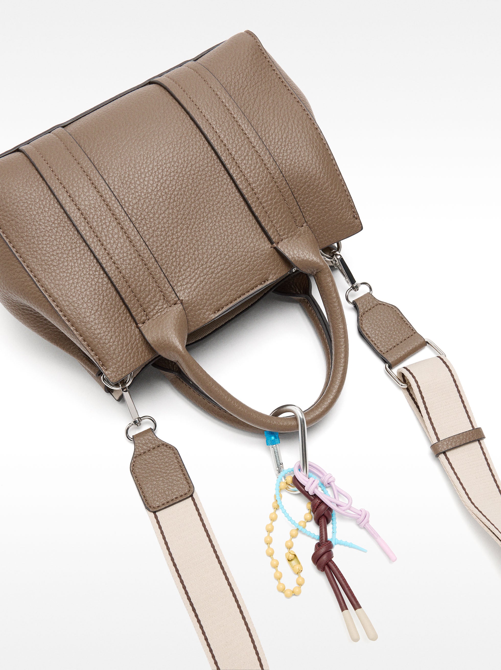 Bolso Tote Con Colgante S