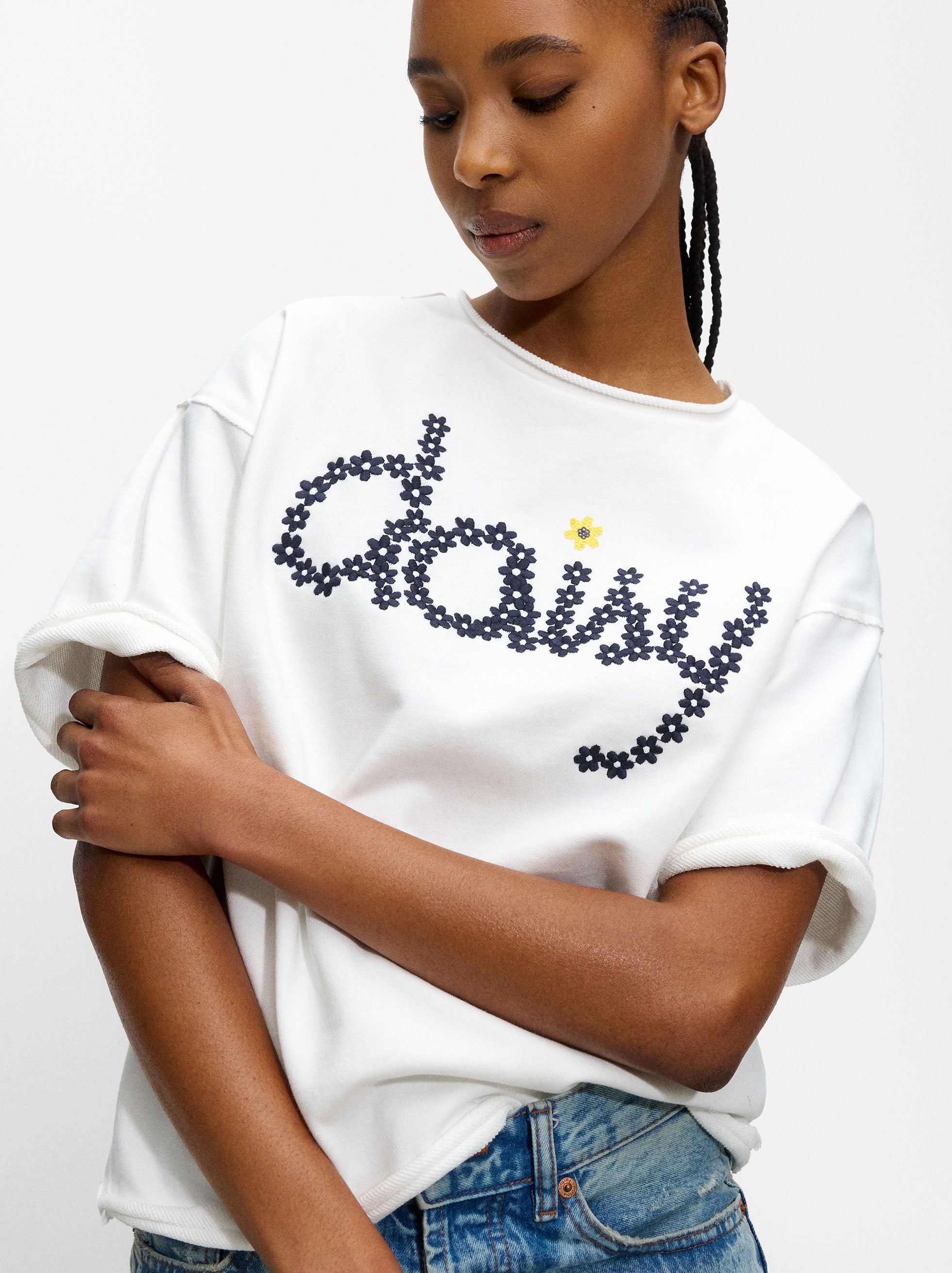 Camiseta Con Bordado