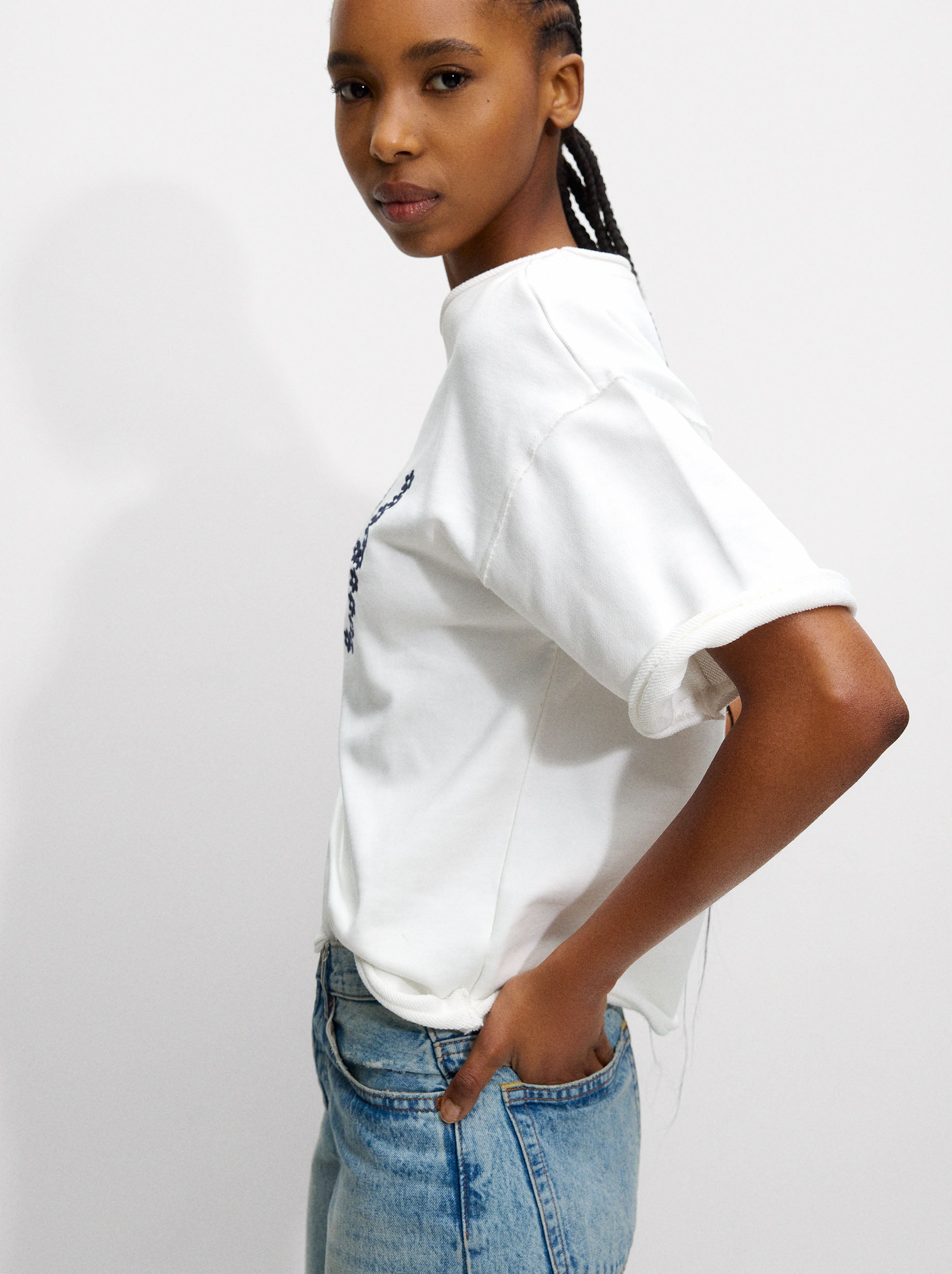 Camiseta Con Bordado