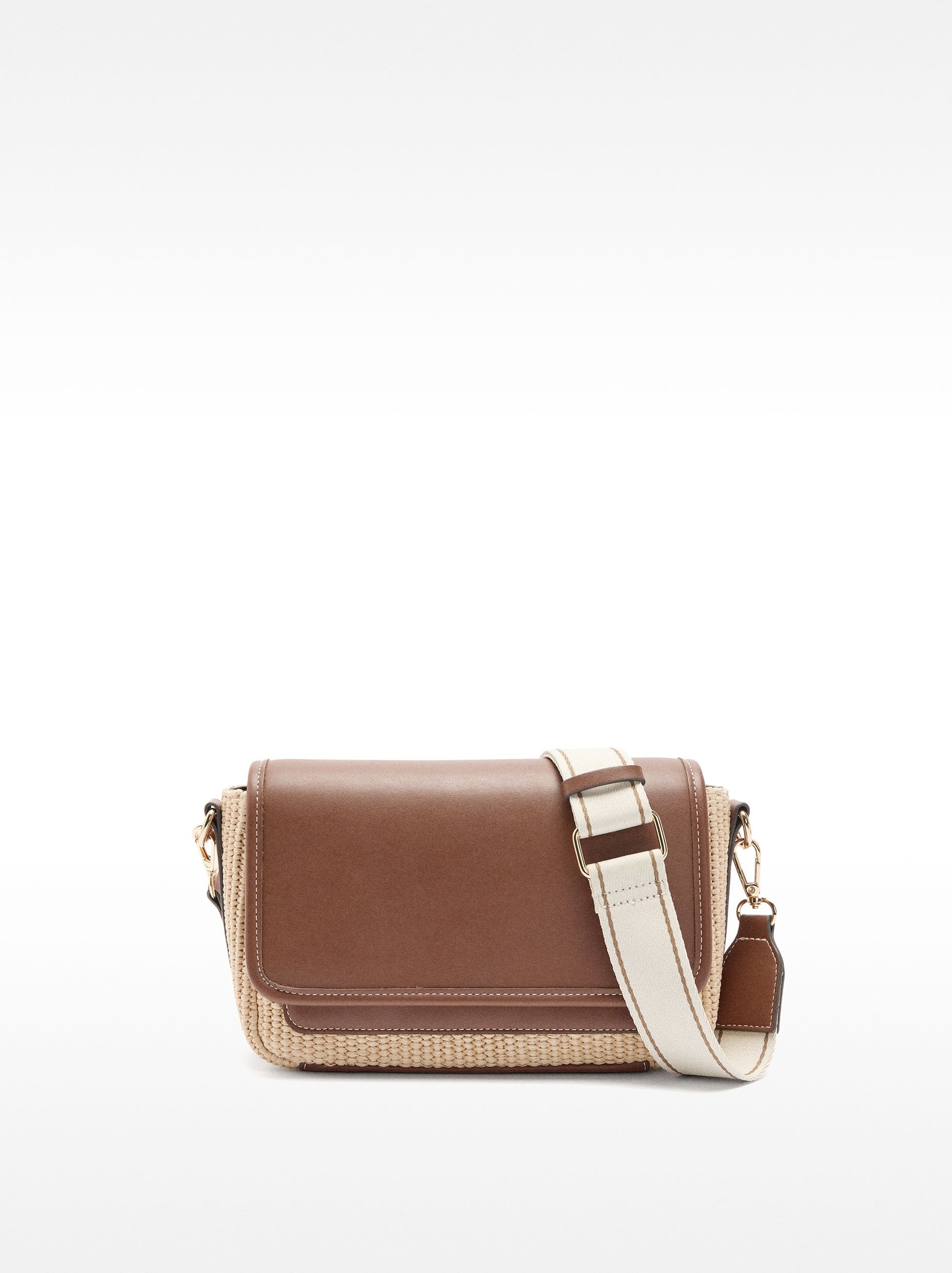 Bolso Bandolera Efecto Rafia Con Solapa