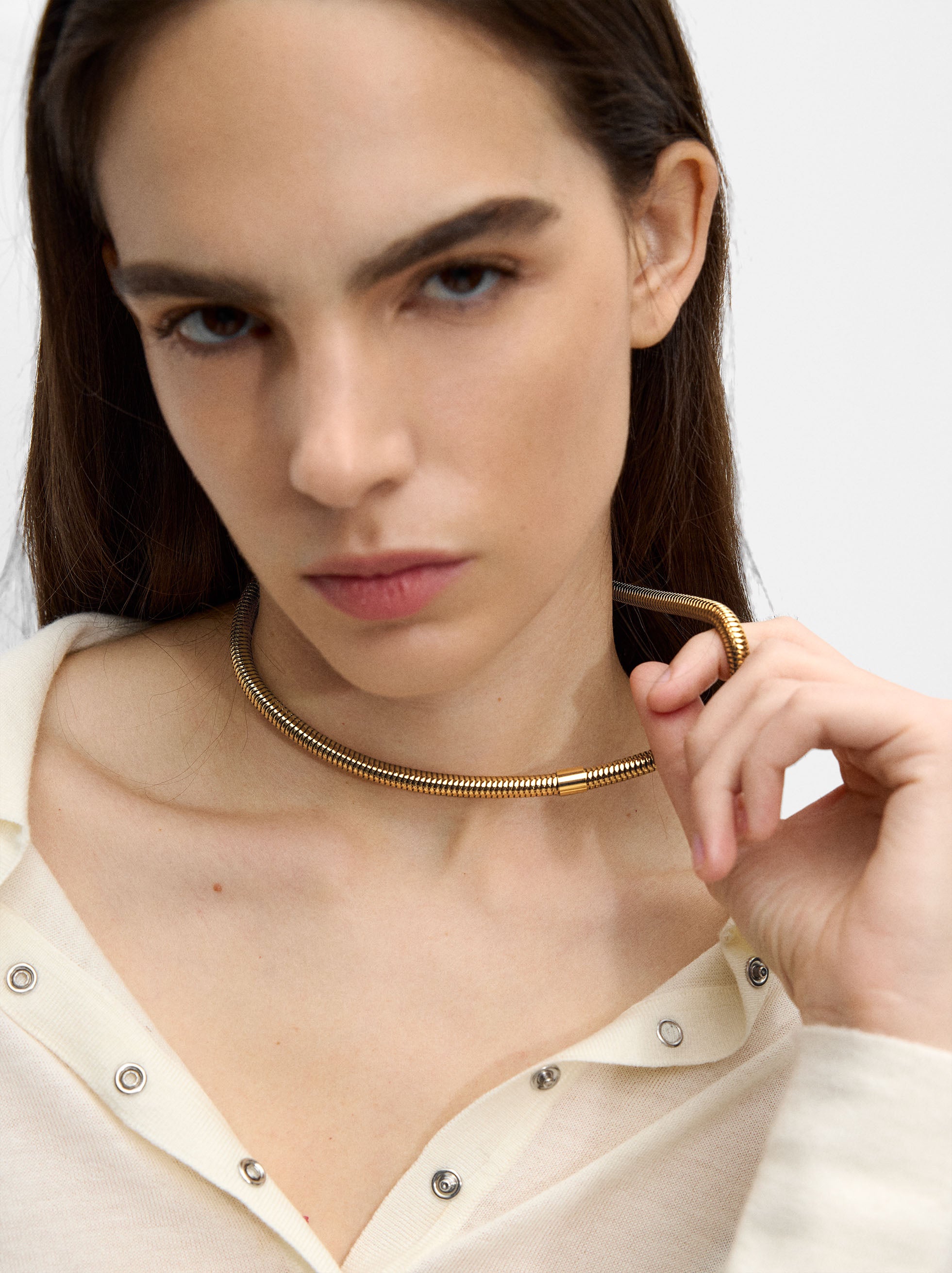 Collar Corto Con Cadena De Serpiente