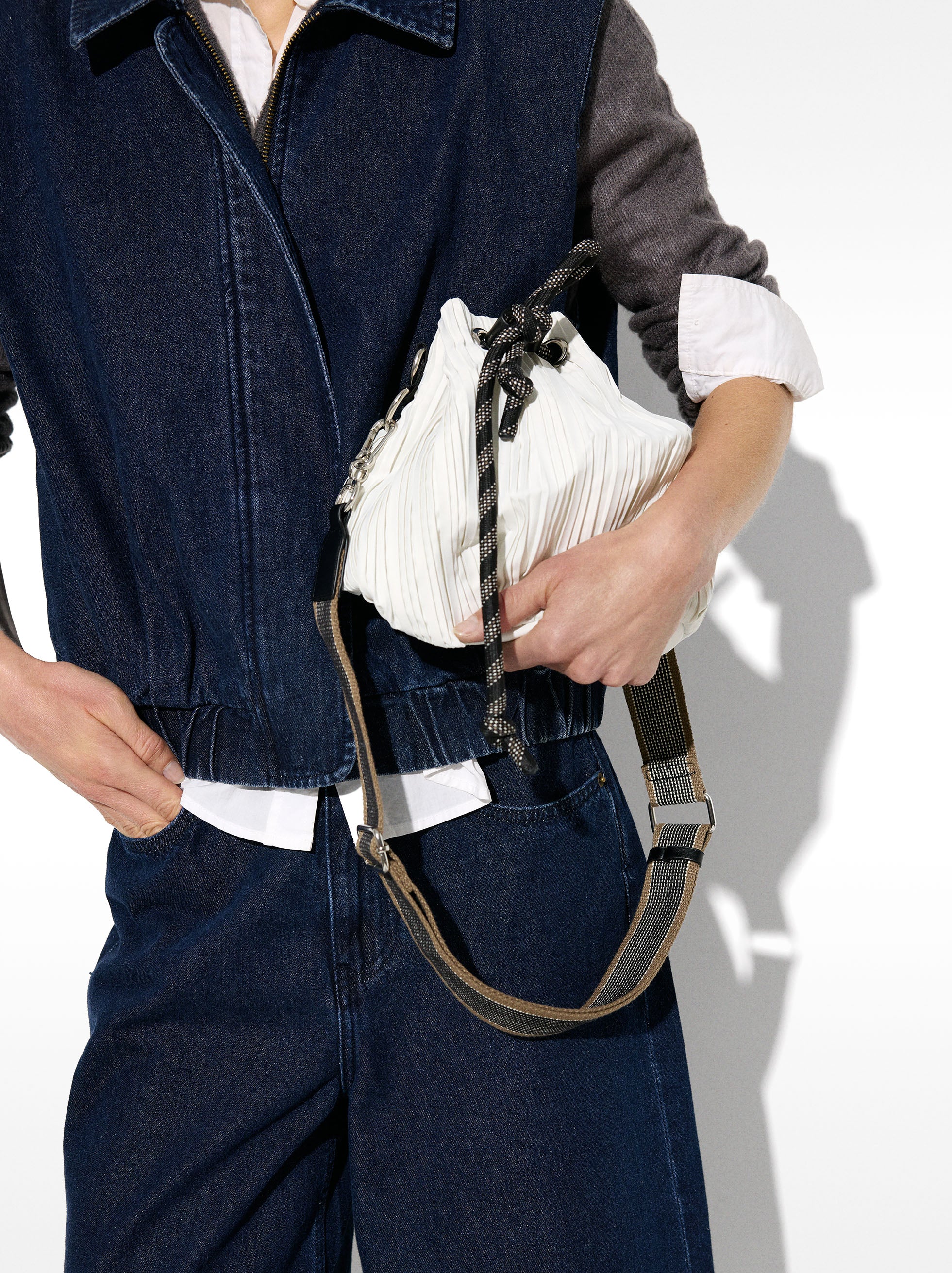 Cartera Bucket Plisado