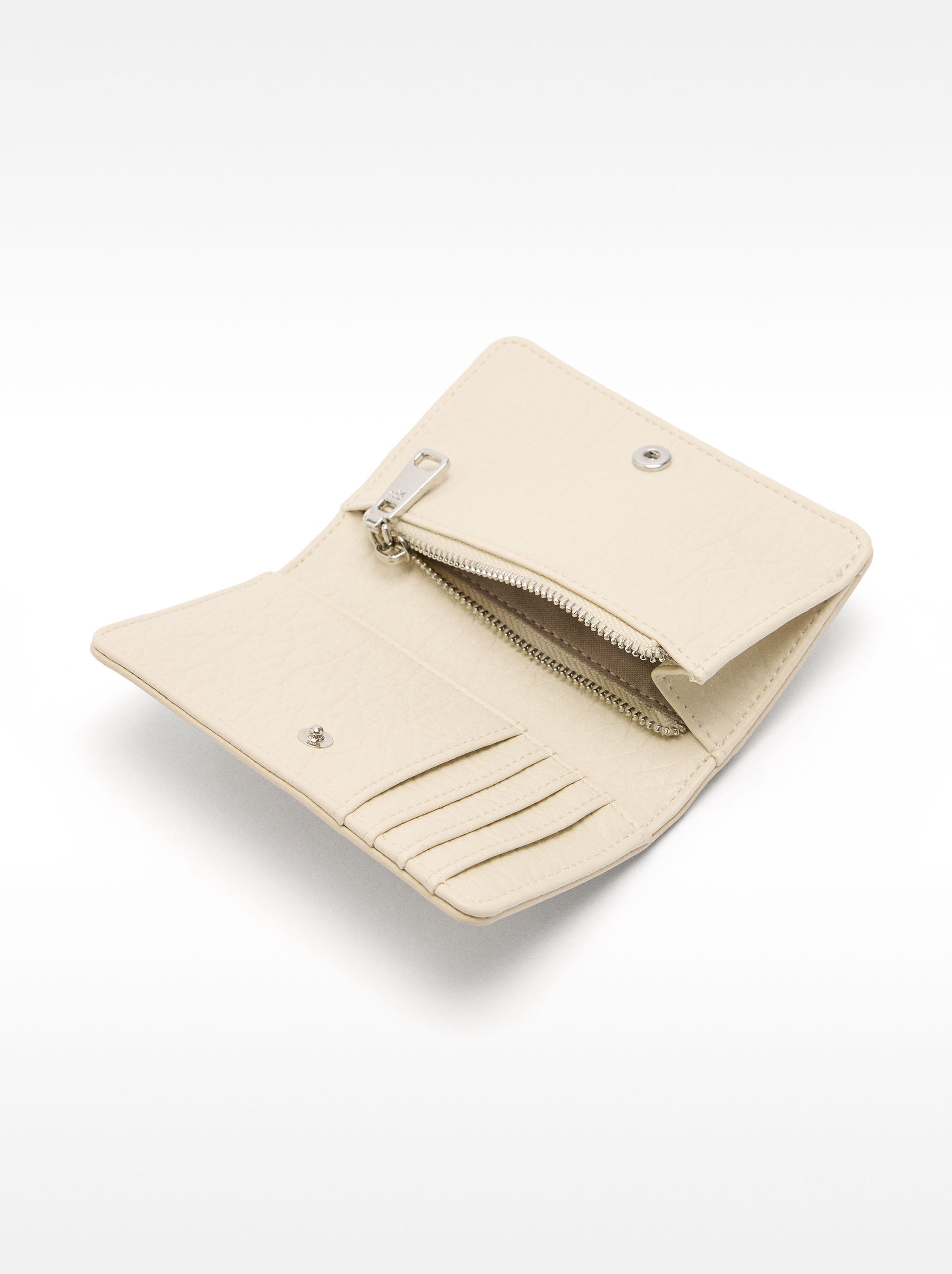 Tarjetero Con Tachuelas