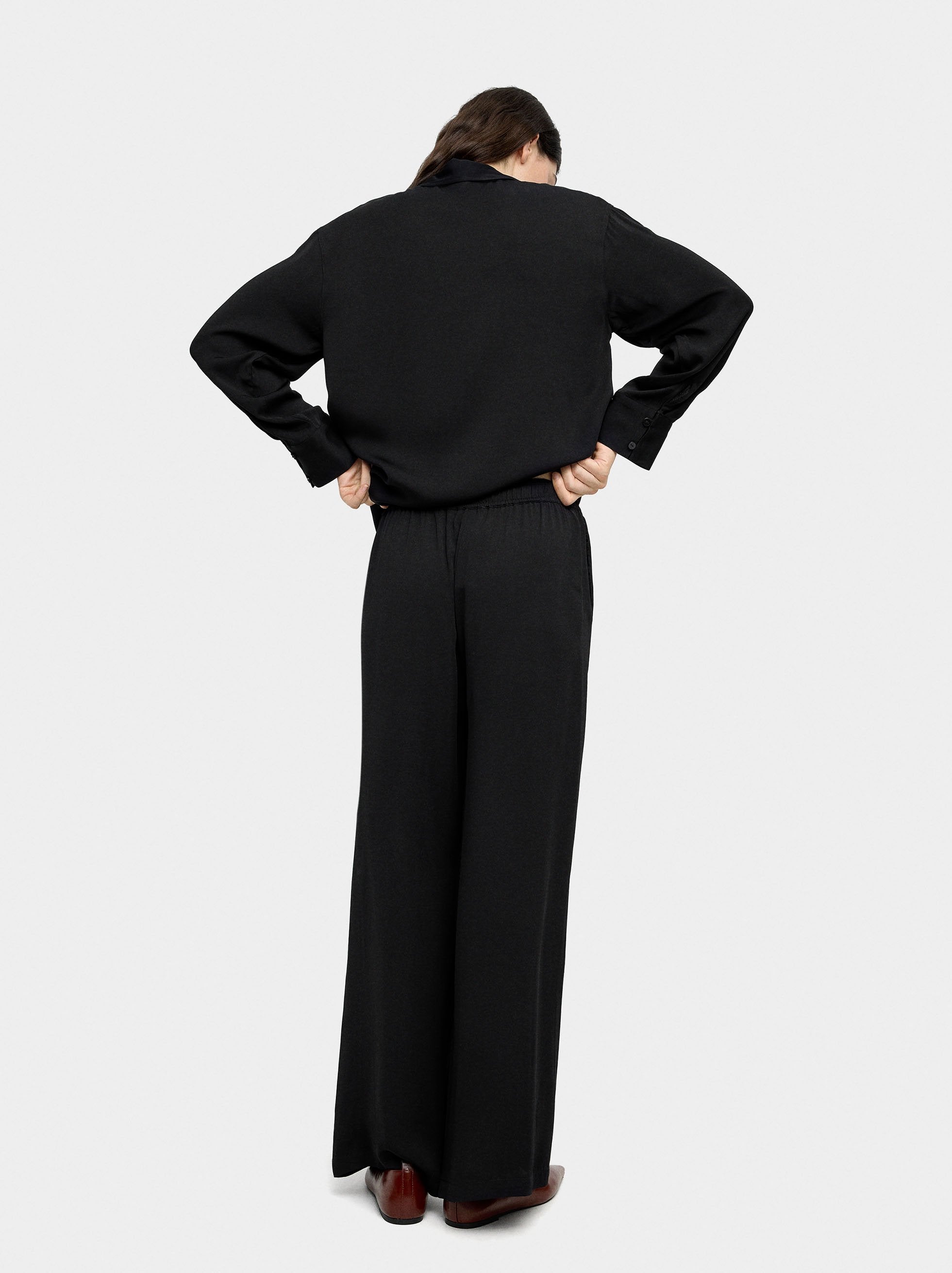 Pantalón Fluido Con Cintura Elástica