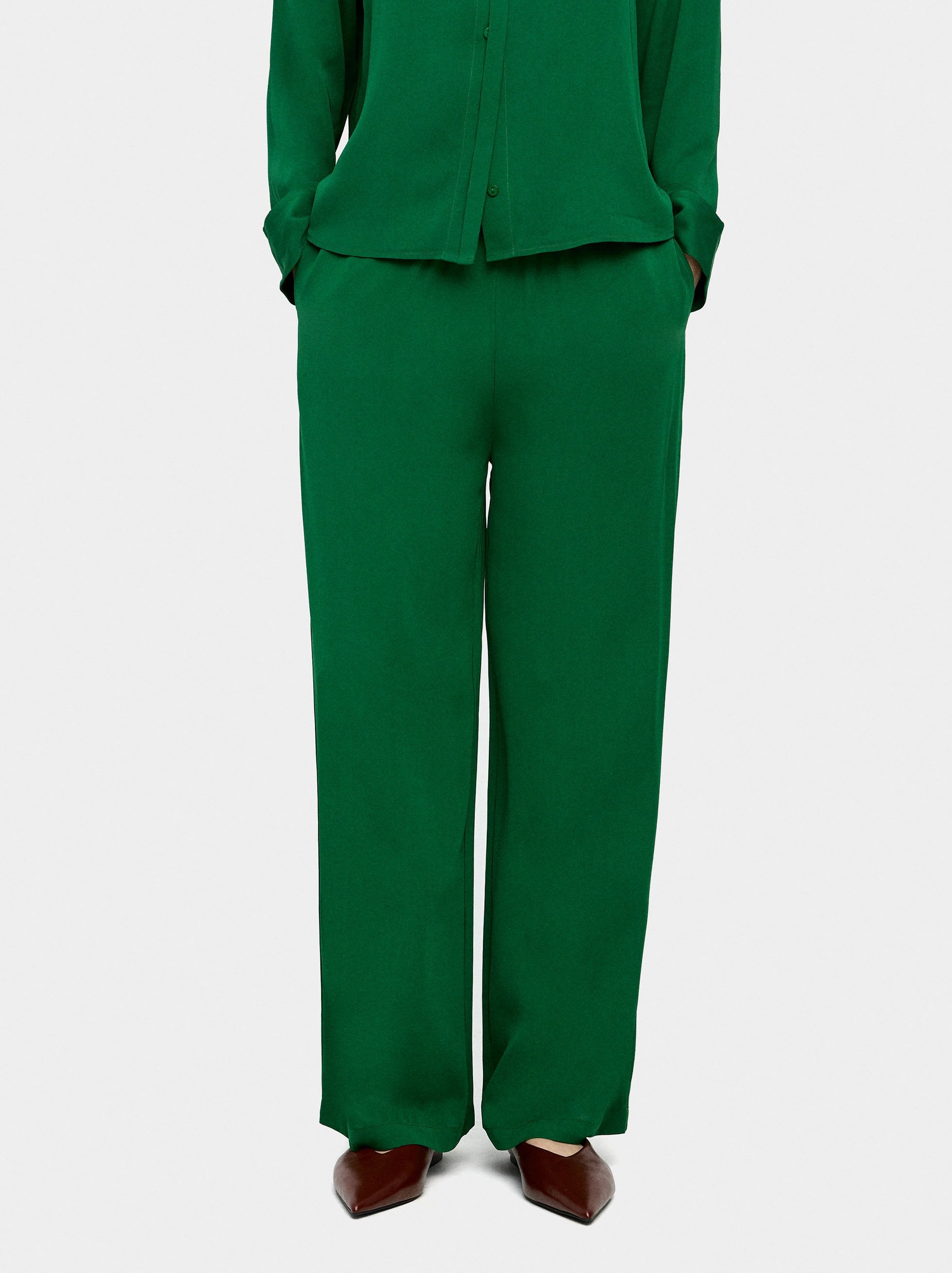 Pantalón Fluido Con Cintura Elástica