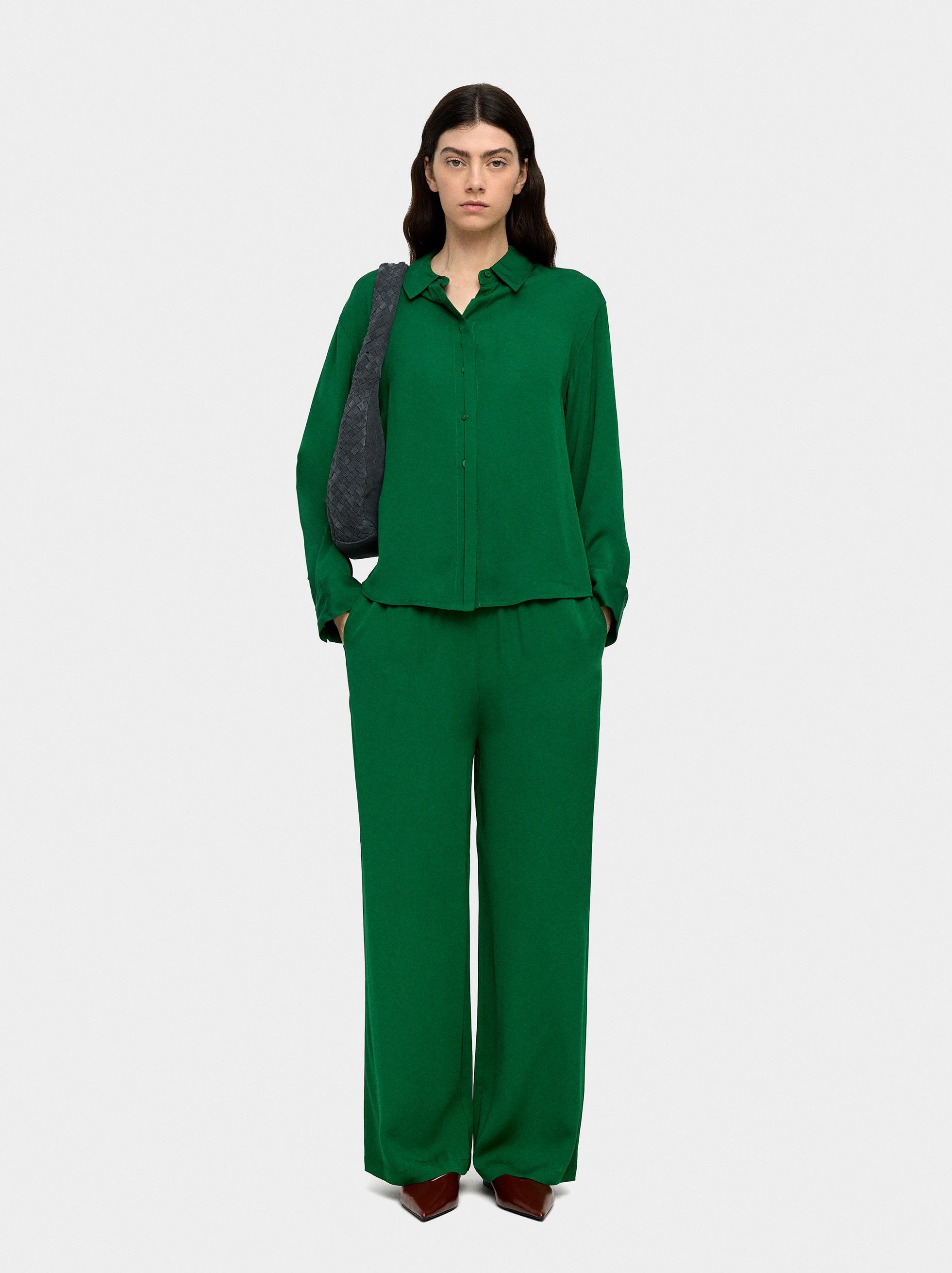 Pantalón Fluido Con Cintura Elástica