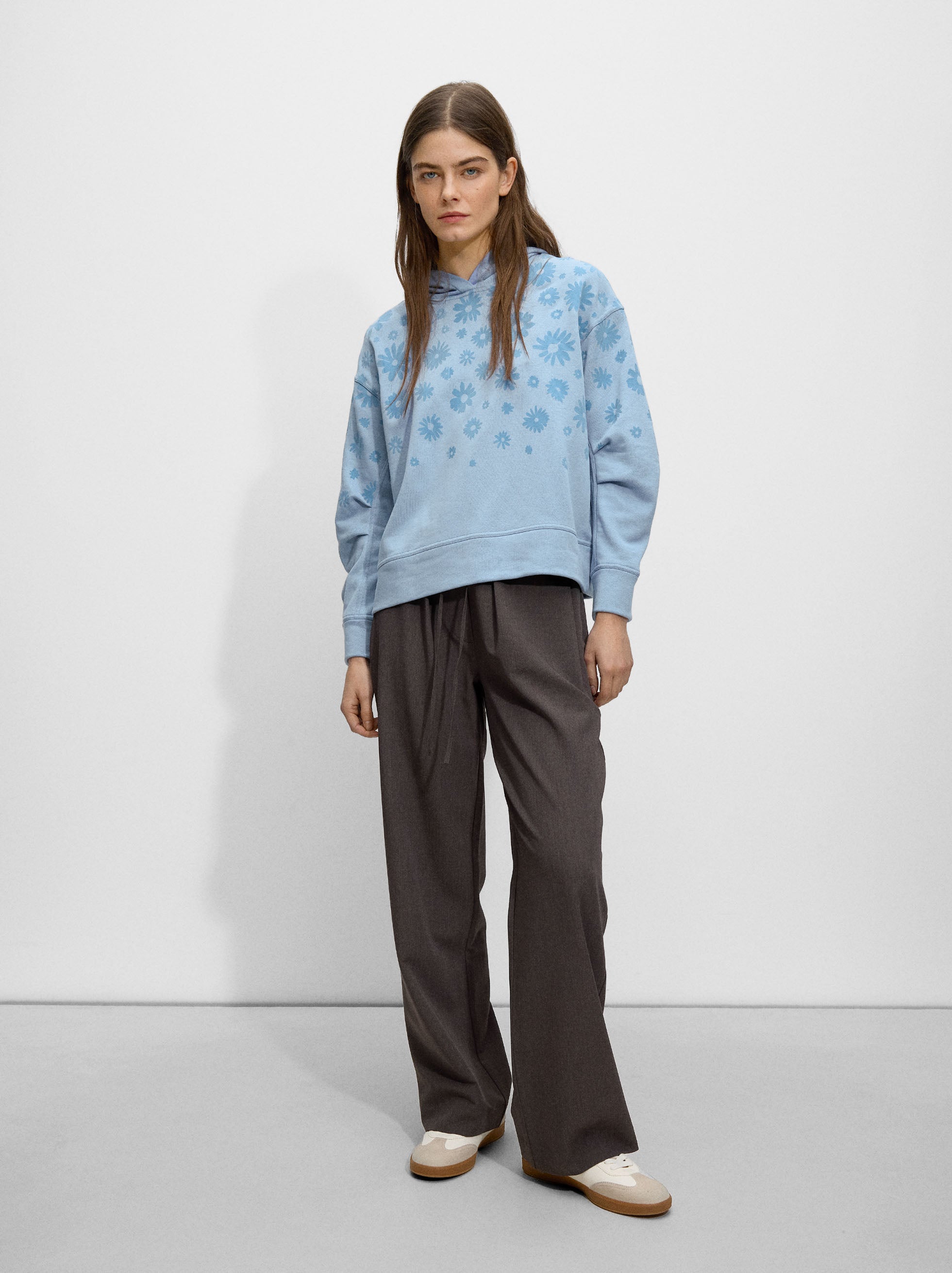 Sudadera Con Estampado Floral Y Capucha