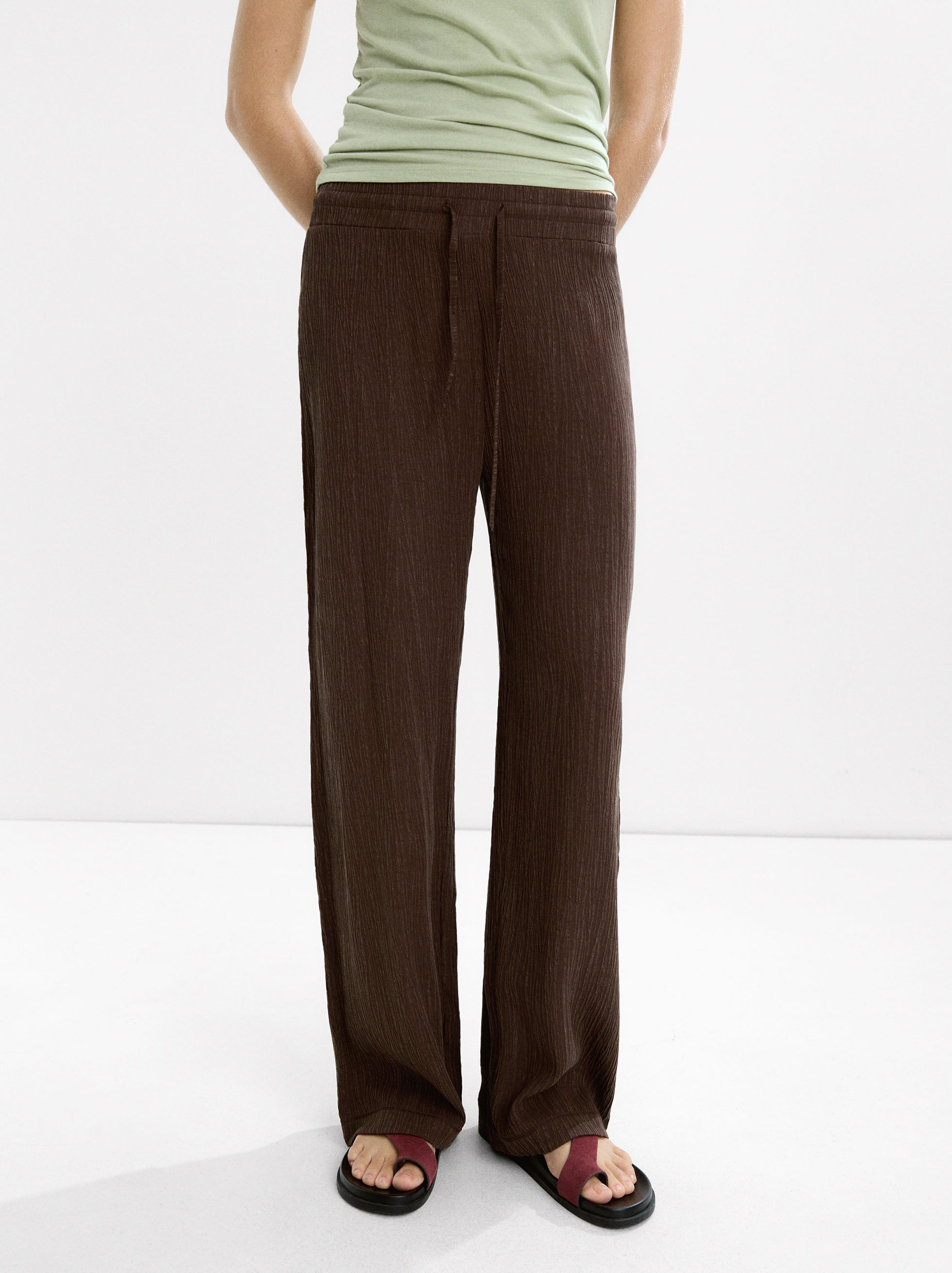 Pantalón Fluido Con Efecto Arrugado