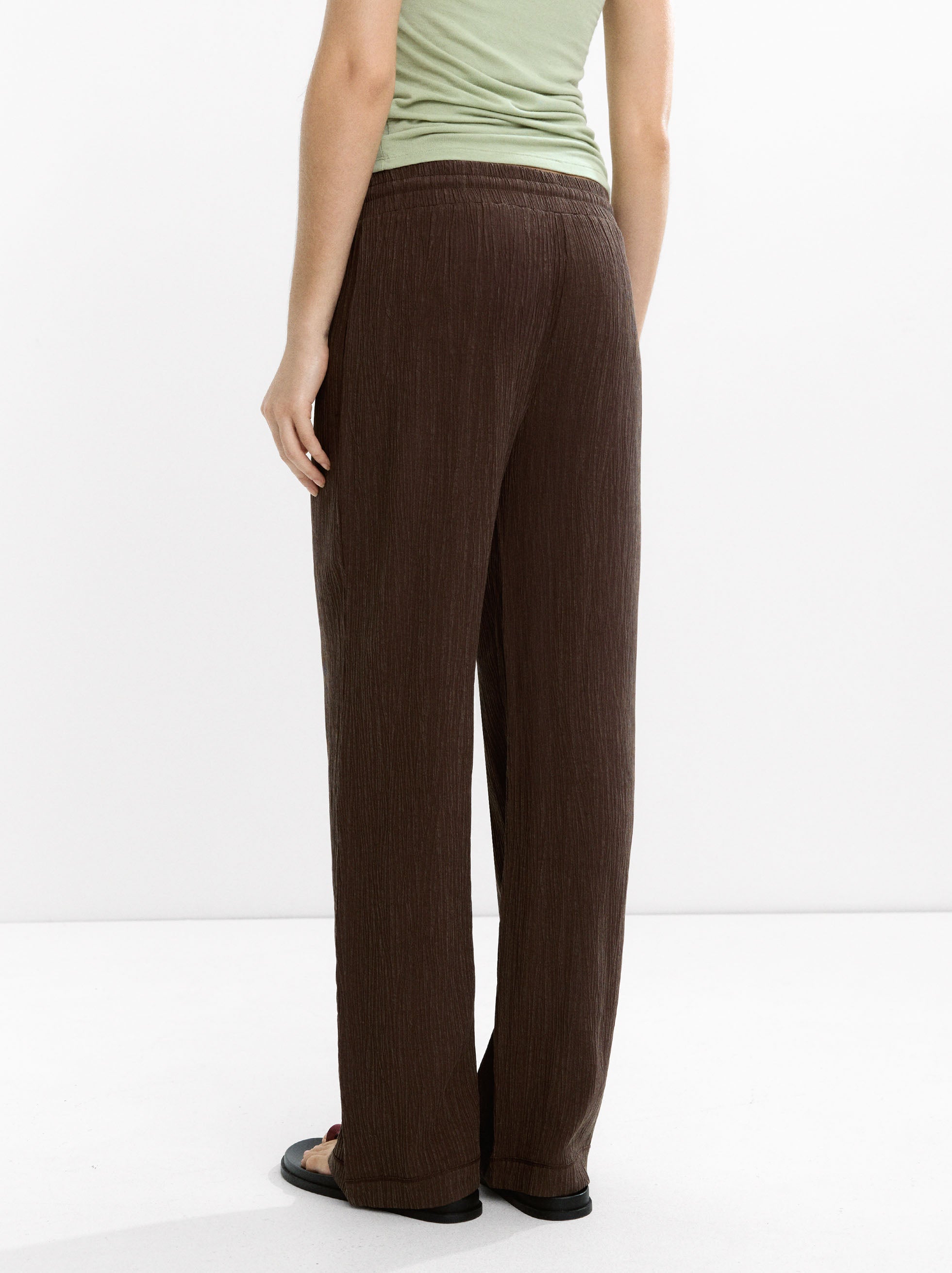 Pantalón Fluido Con Efecto Arrugado