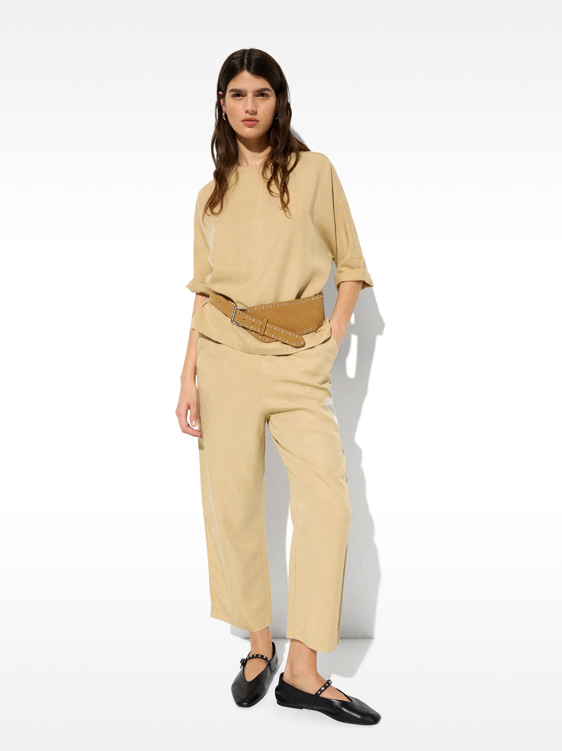 Pantalón Fluido Con Cintura Elástica