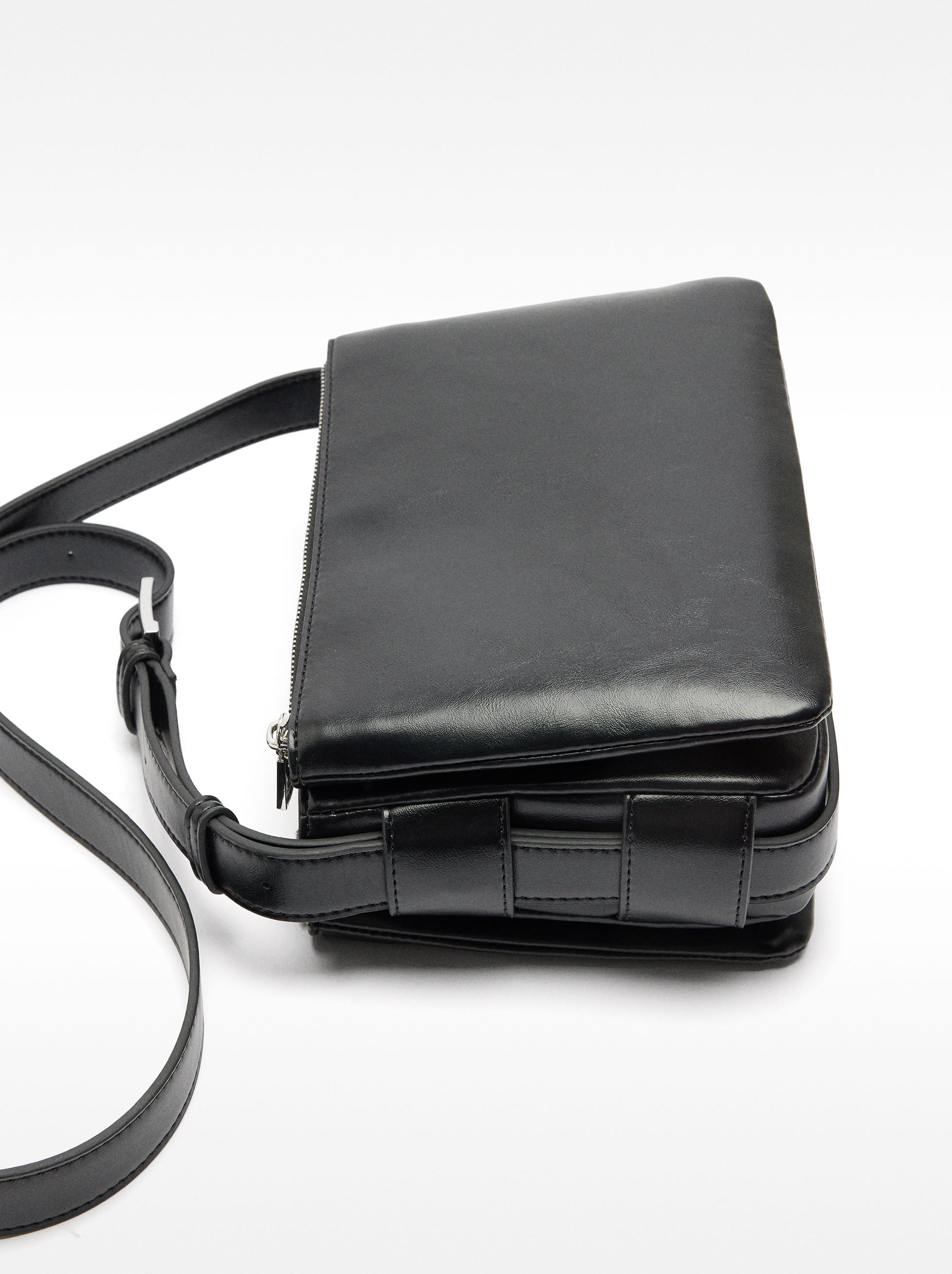 Bolso Bandolera Con Bolsillos Exteriores