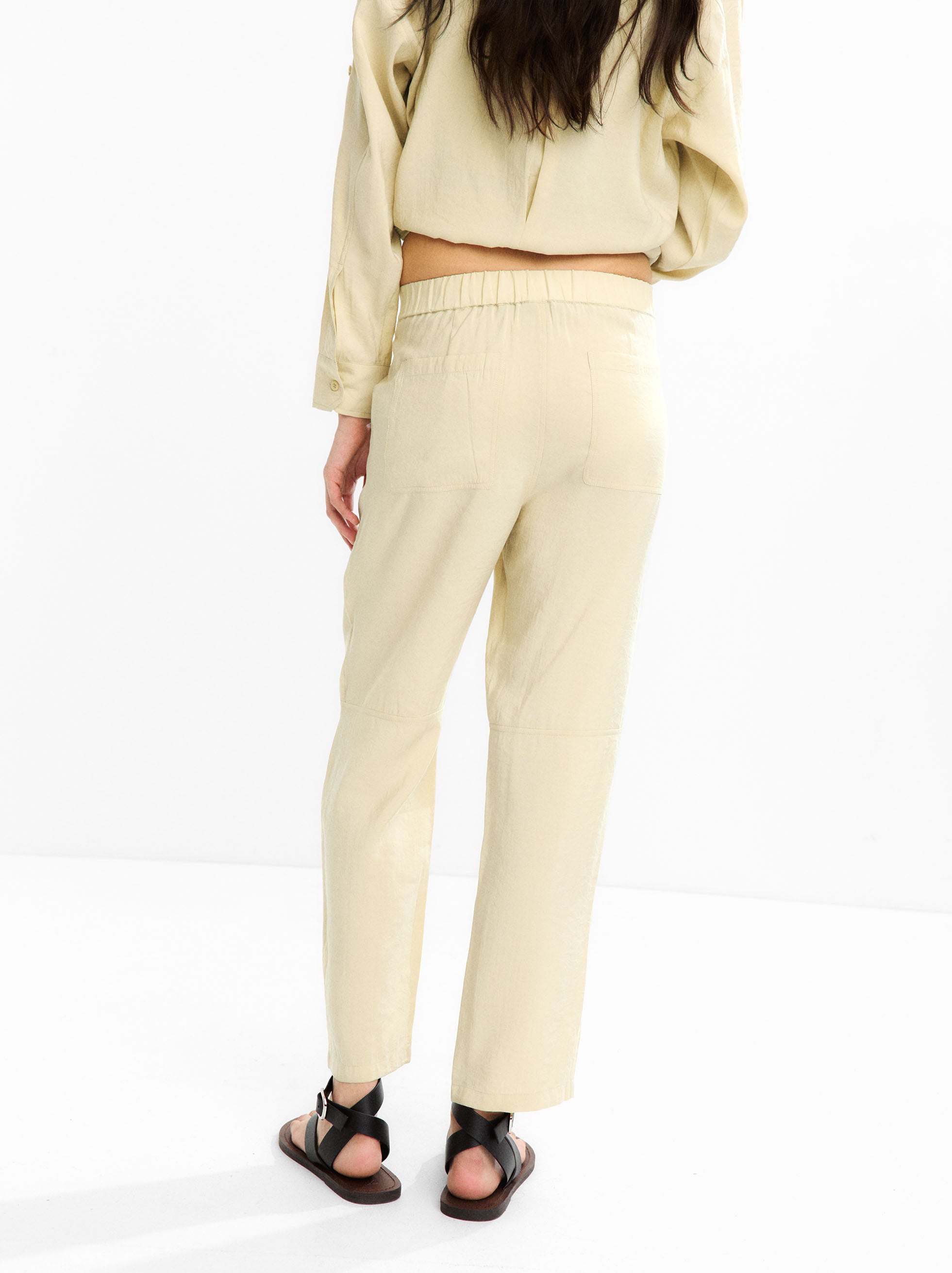 Pantalón Cargo Con Costura Marcada