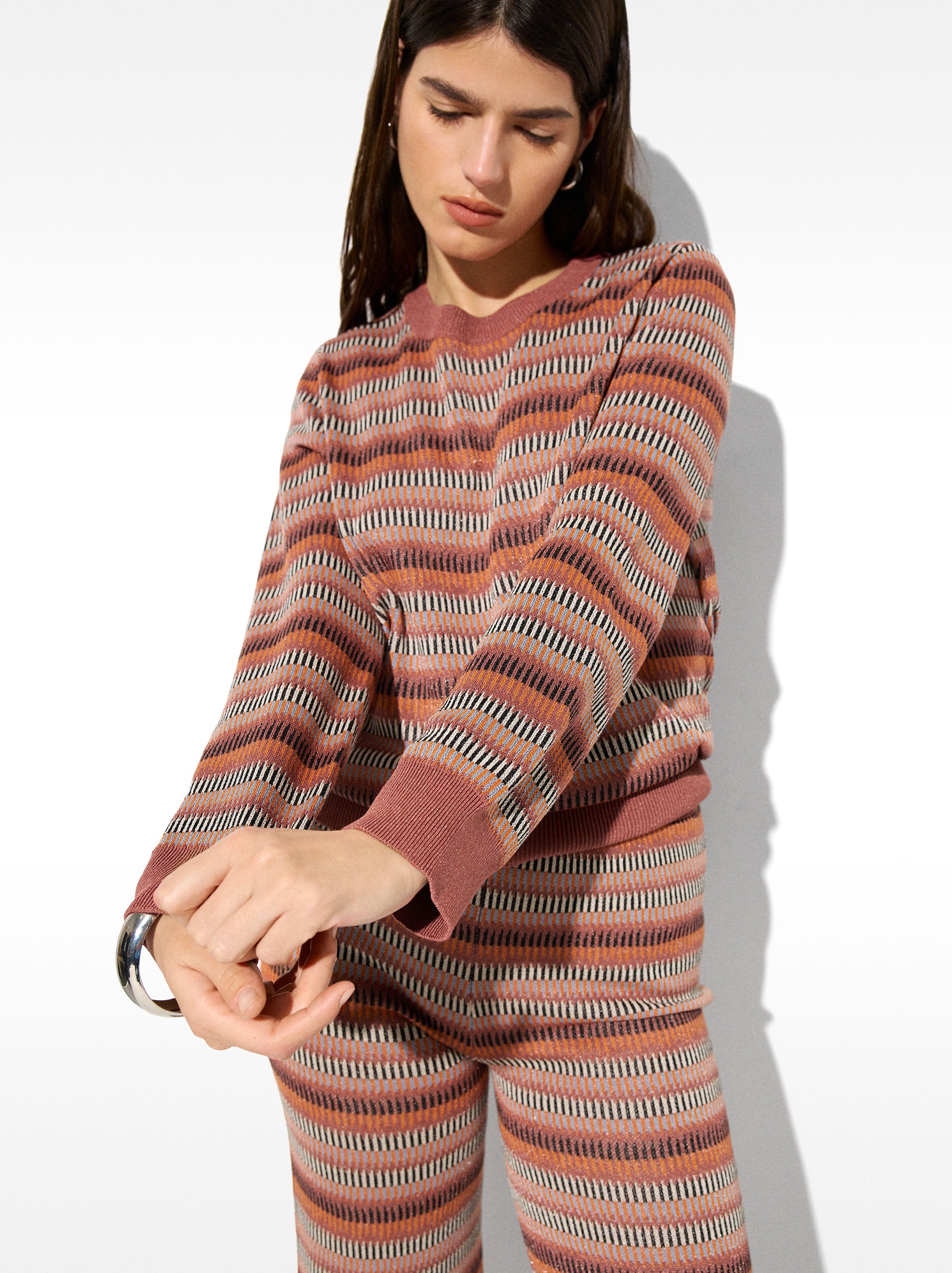 Chompa De Punto Jacquard A Rayas