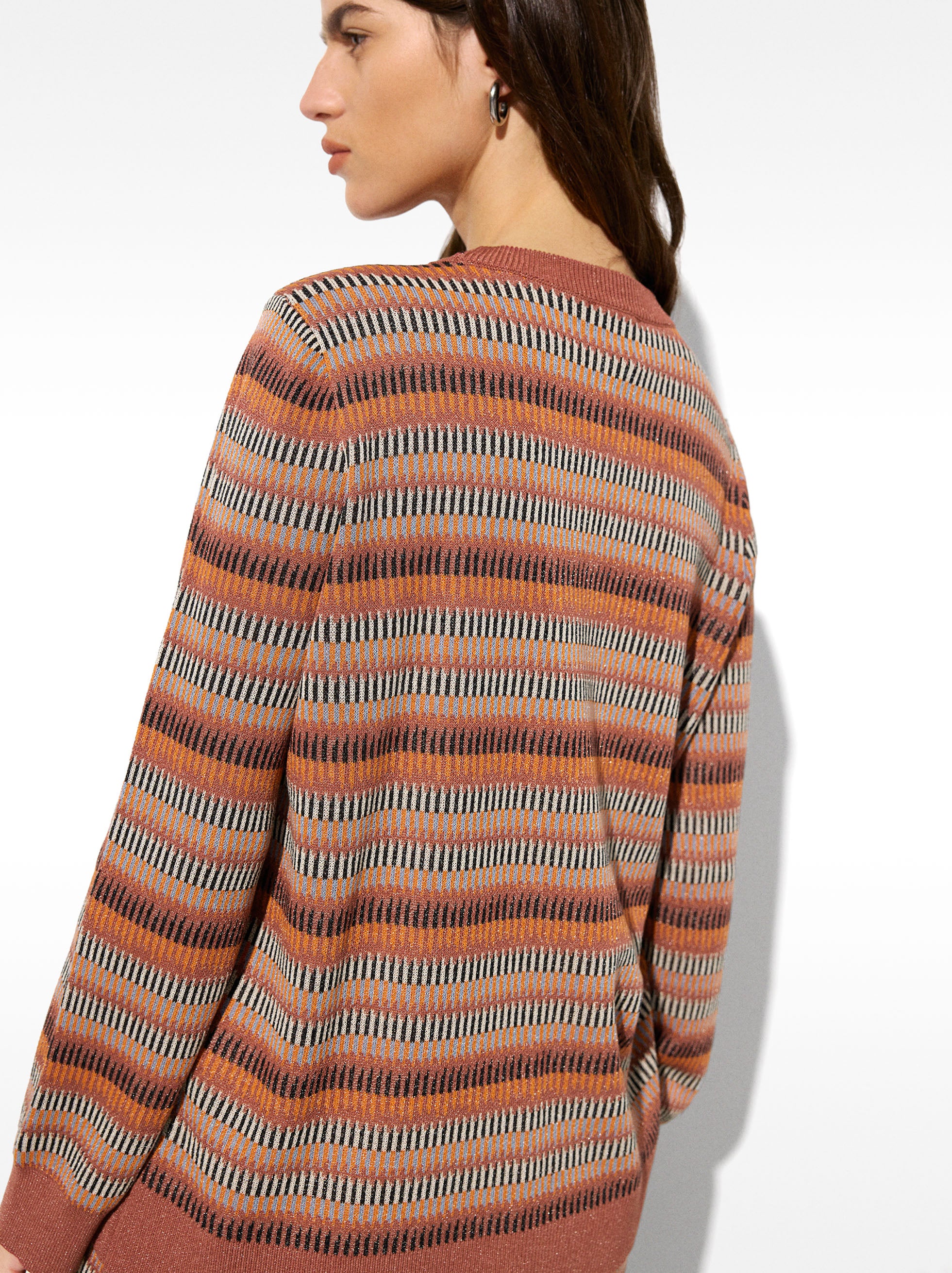 Chompa De Punto Jacquard A Rayas