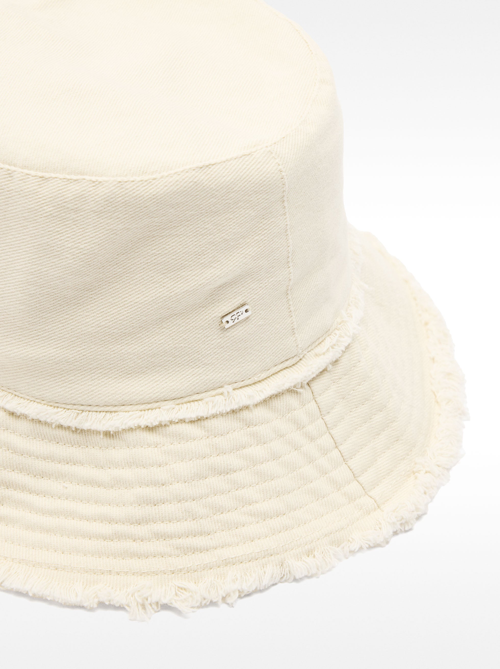 Gorro Bucket Deshilachado