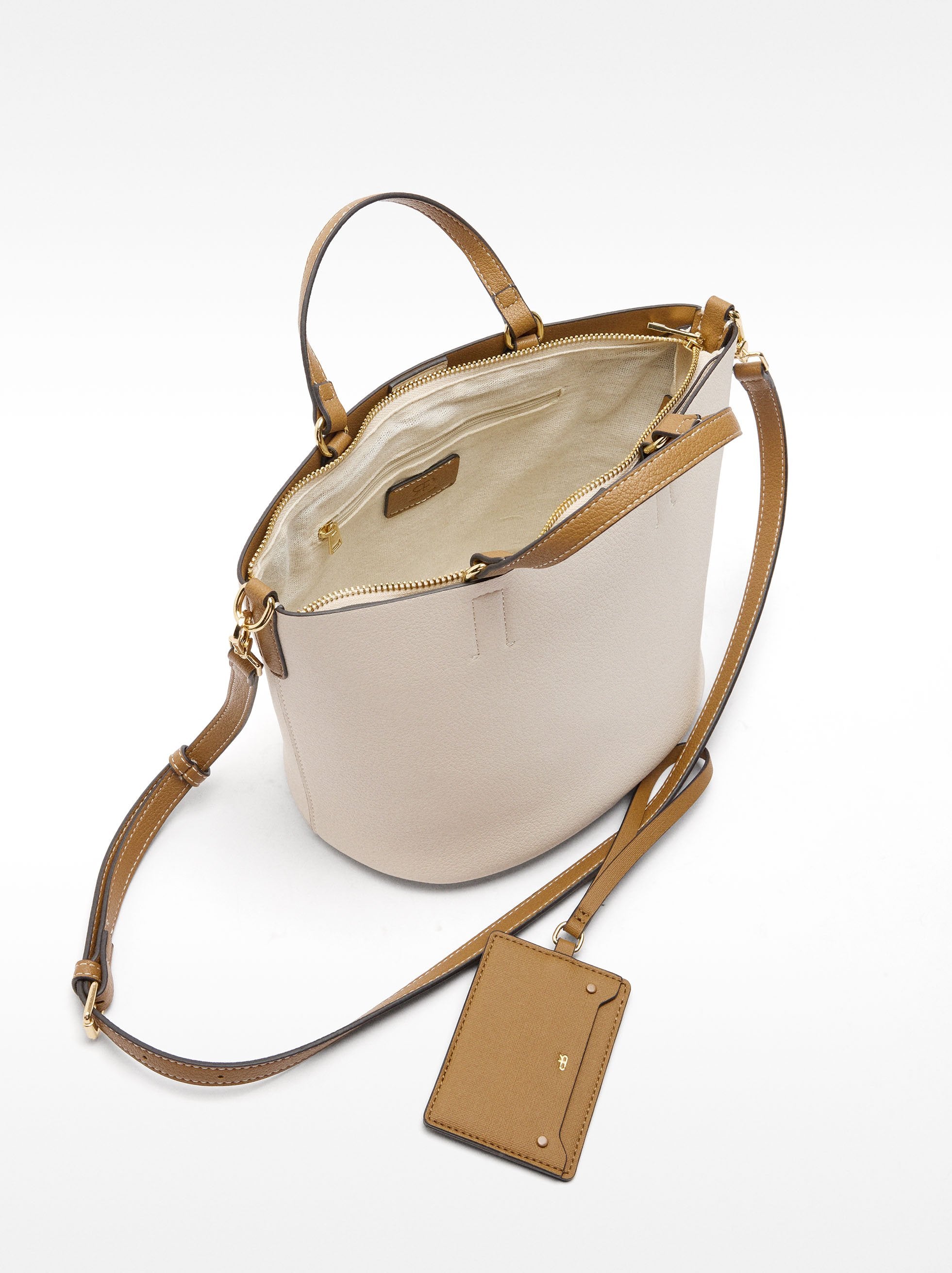 Cartera Tote Con Colgante