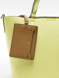 Cartera Tote Con Colgante