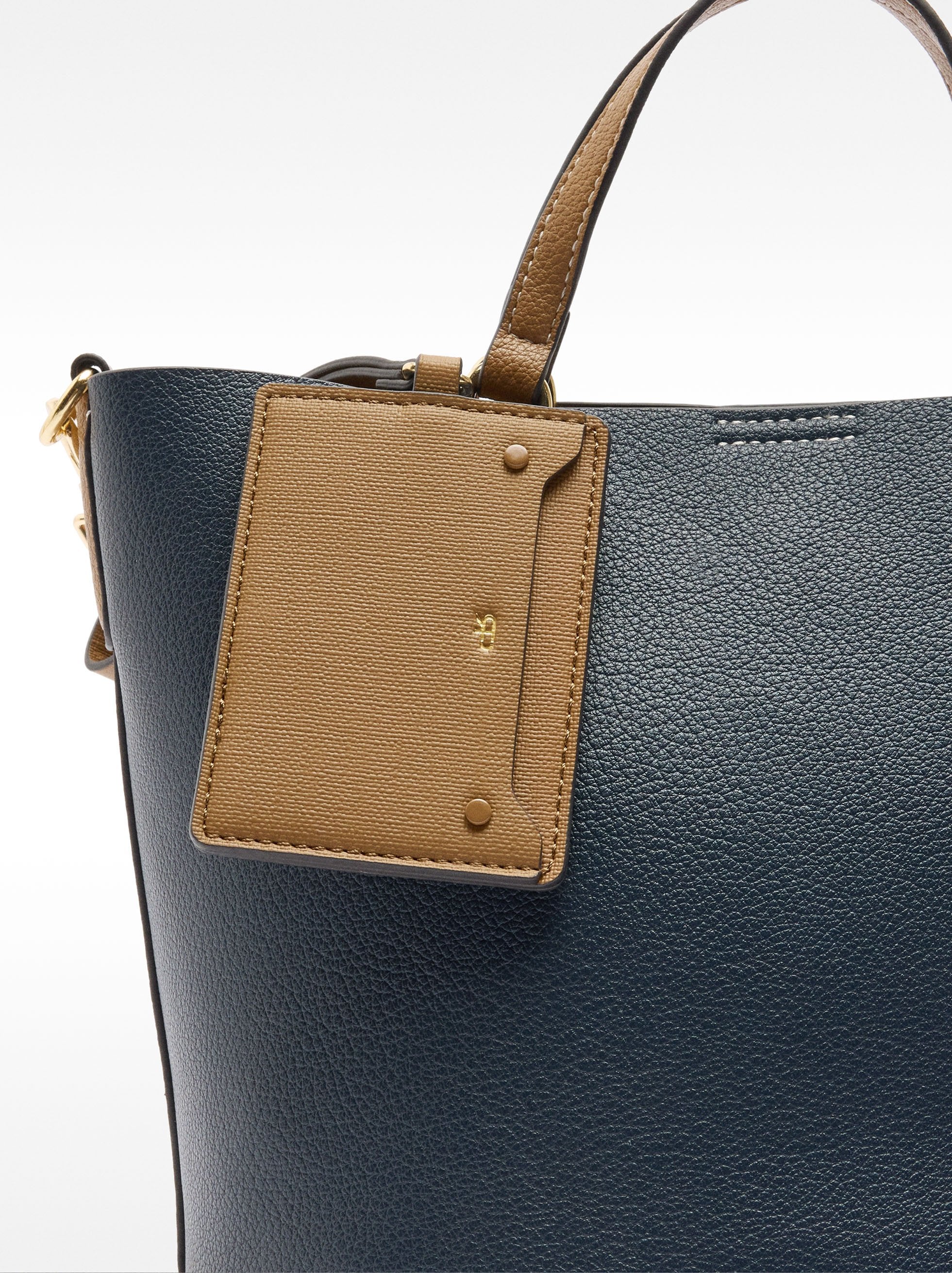 Cartera Tote Con Colgante