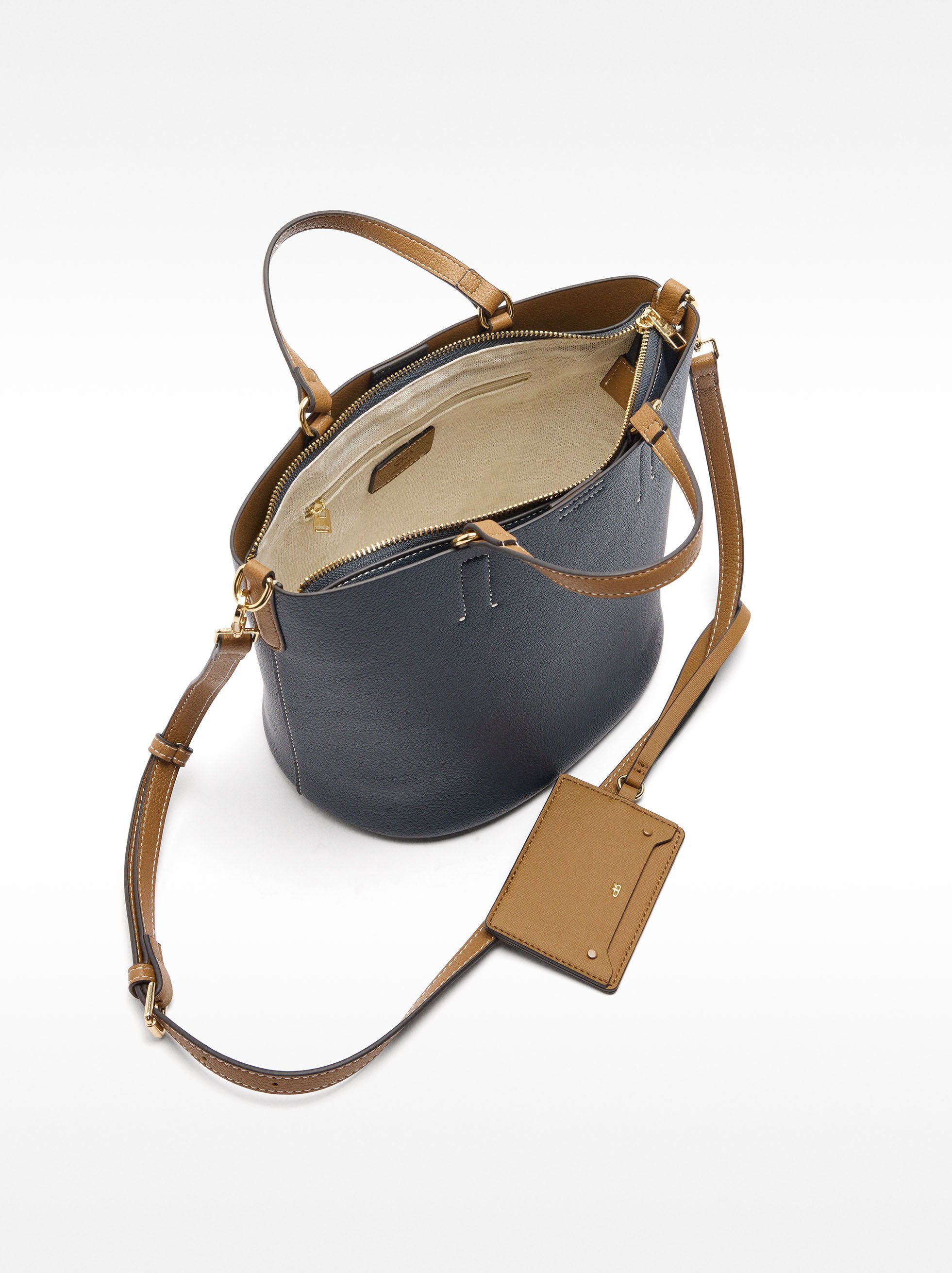 Cartera Tote Con Colgante