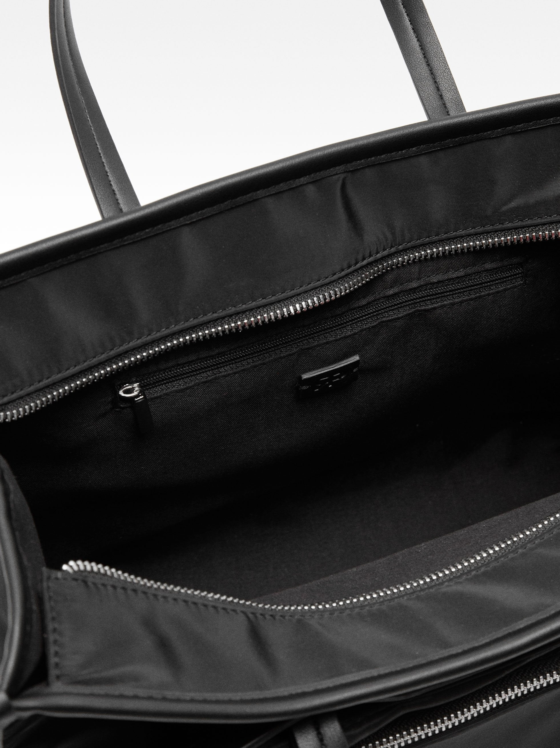 Bolsa Shopper De Nylon Con Colgante