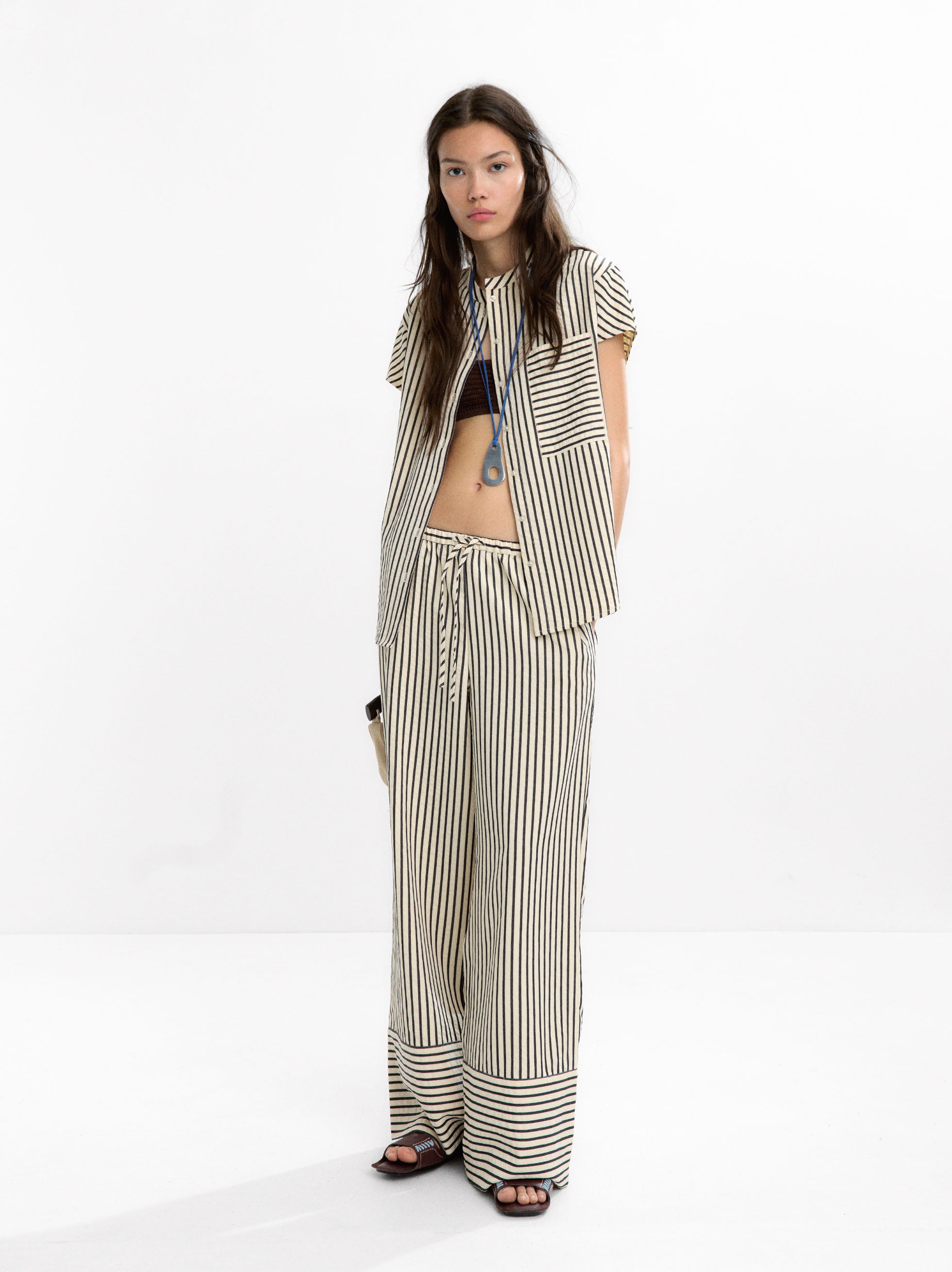 Camisa De Rayas De Manga Corta