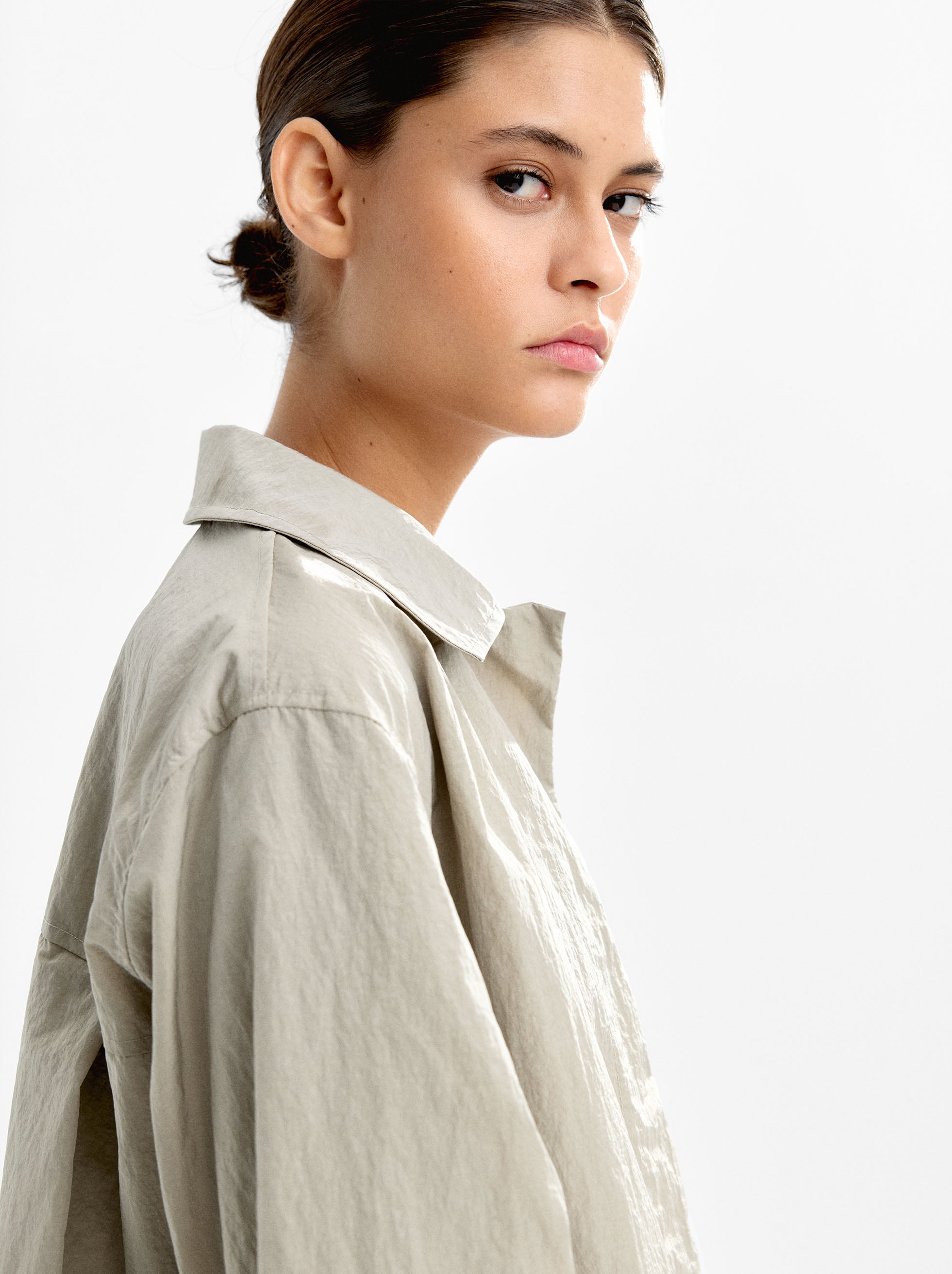 Parka Ligera Con Bolsillos