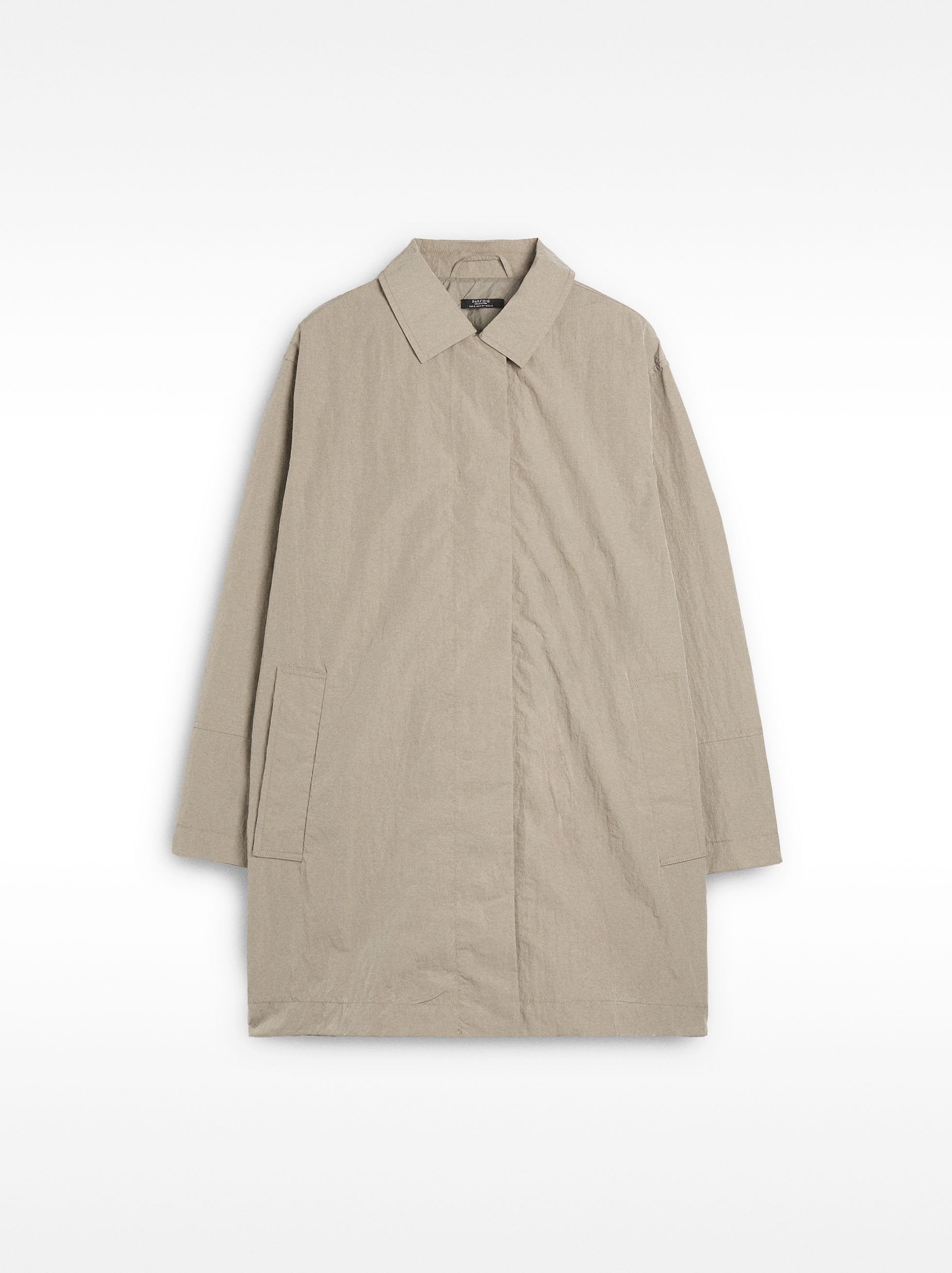 Parka Ligera Con Bolsillos