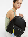 Mochila Con Textura Y Colgante