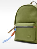 Mochila Con Textura Y Colgante
