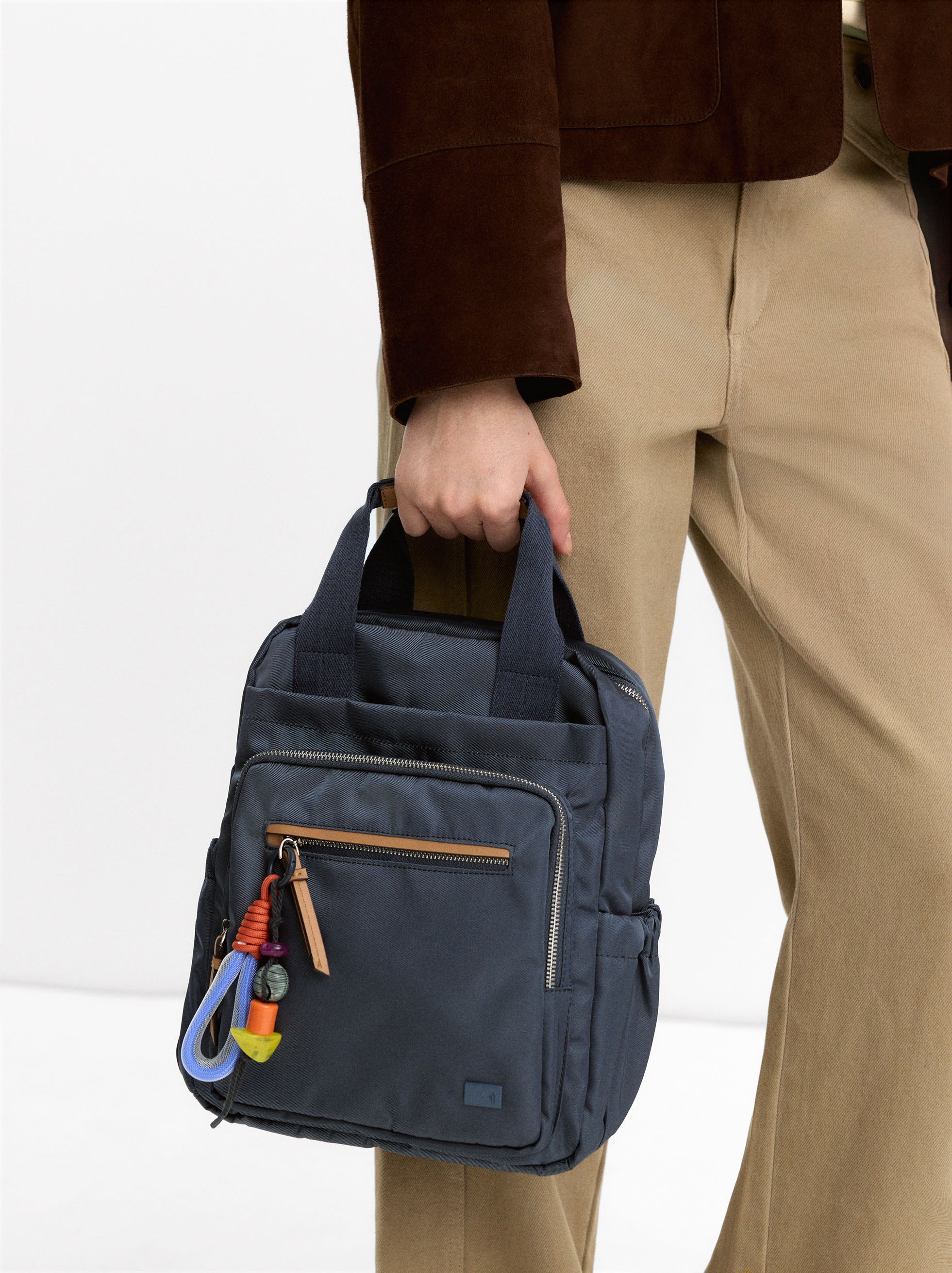 Mochila De Nylon Con Colgante