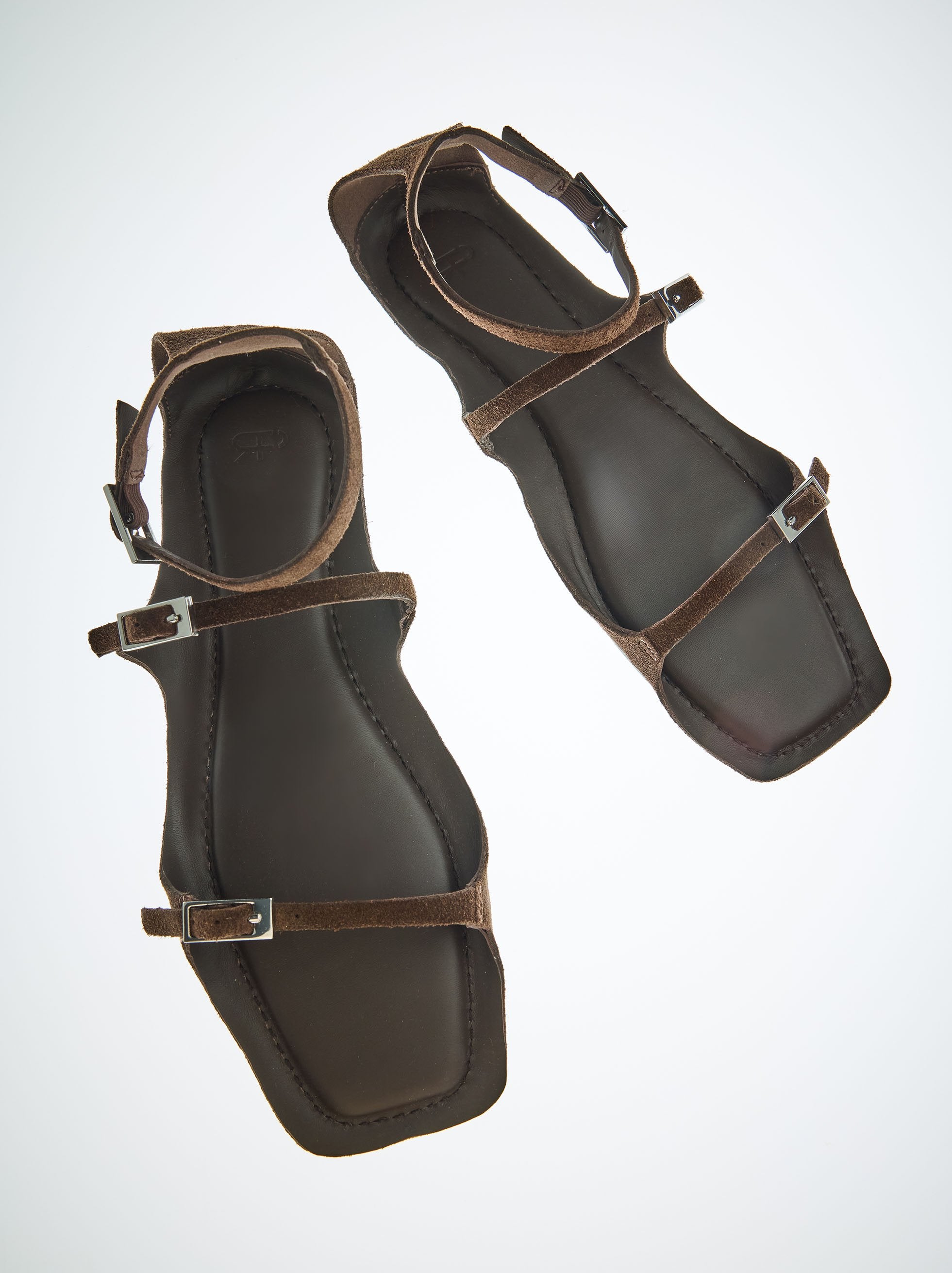 Sandalias De Piel Planas Con Hebillas
