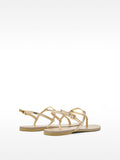 Sandalias Planas Con Tiras Y Detalle Metálico