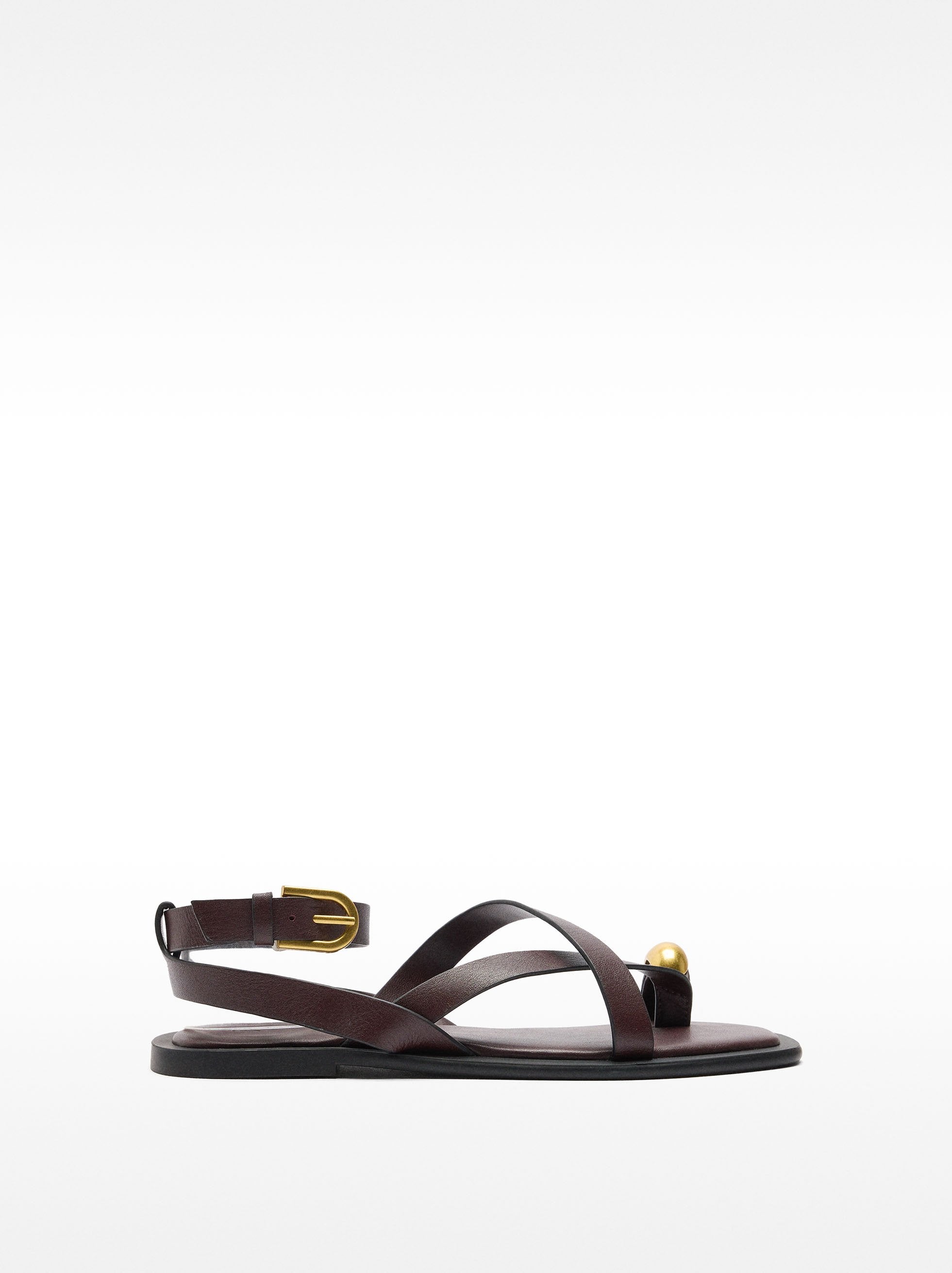 Sandalias De Piel Con Tiras Detalle Metálico