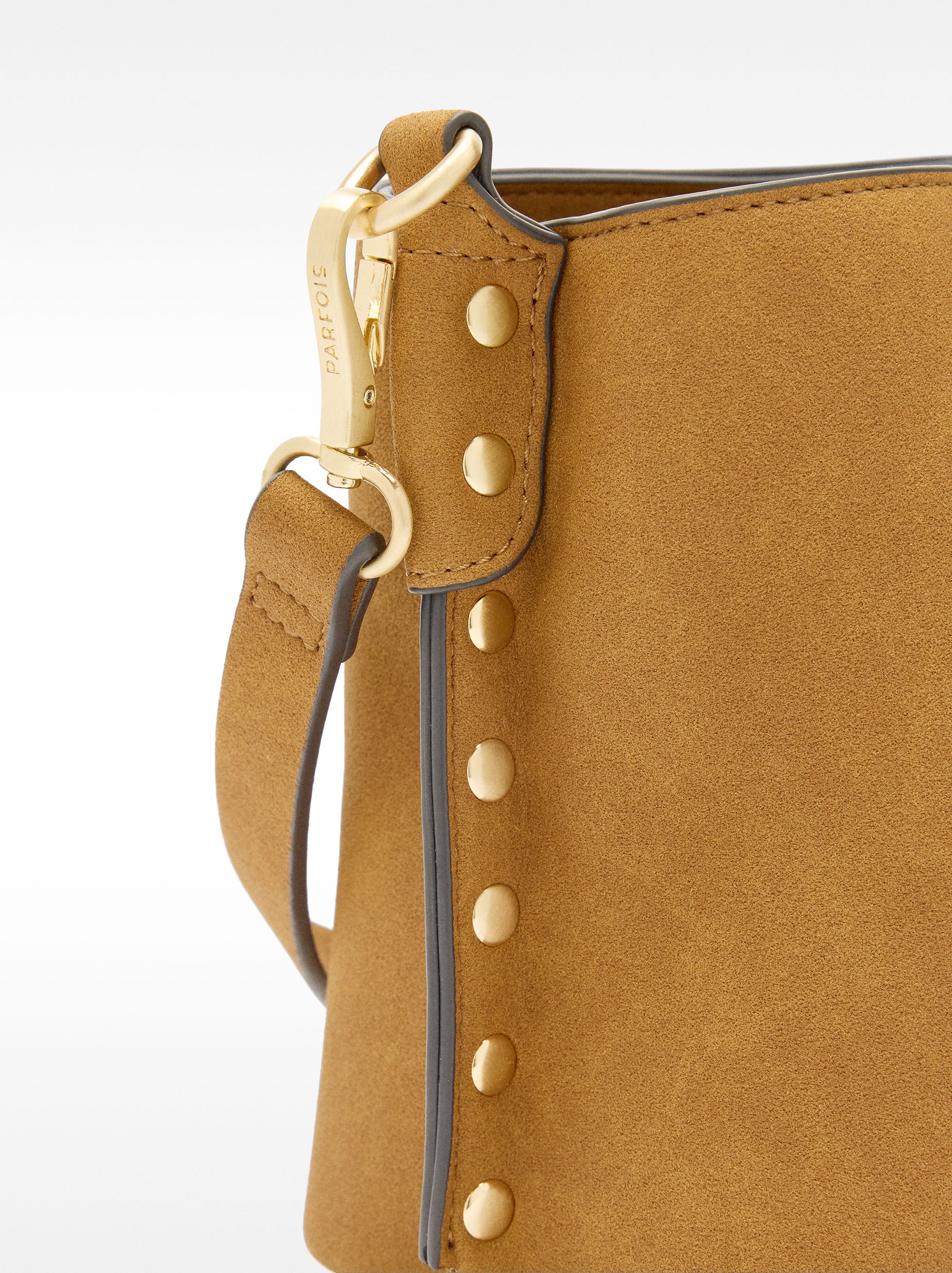 Bolso De Hombro Con Tachuelas Y Efecto Piel