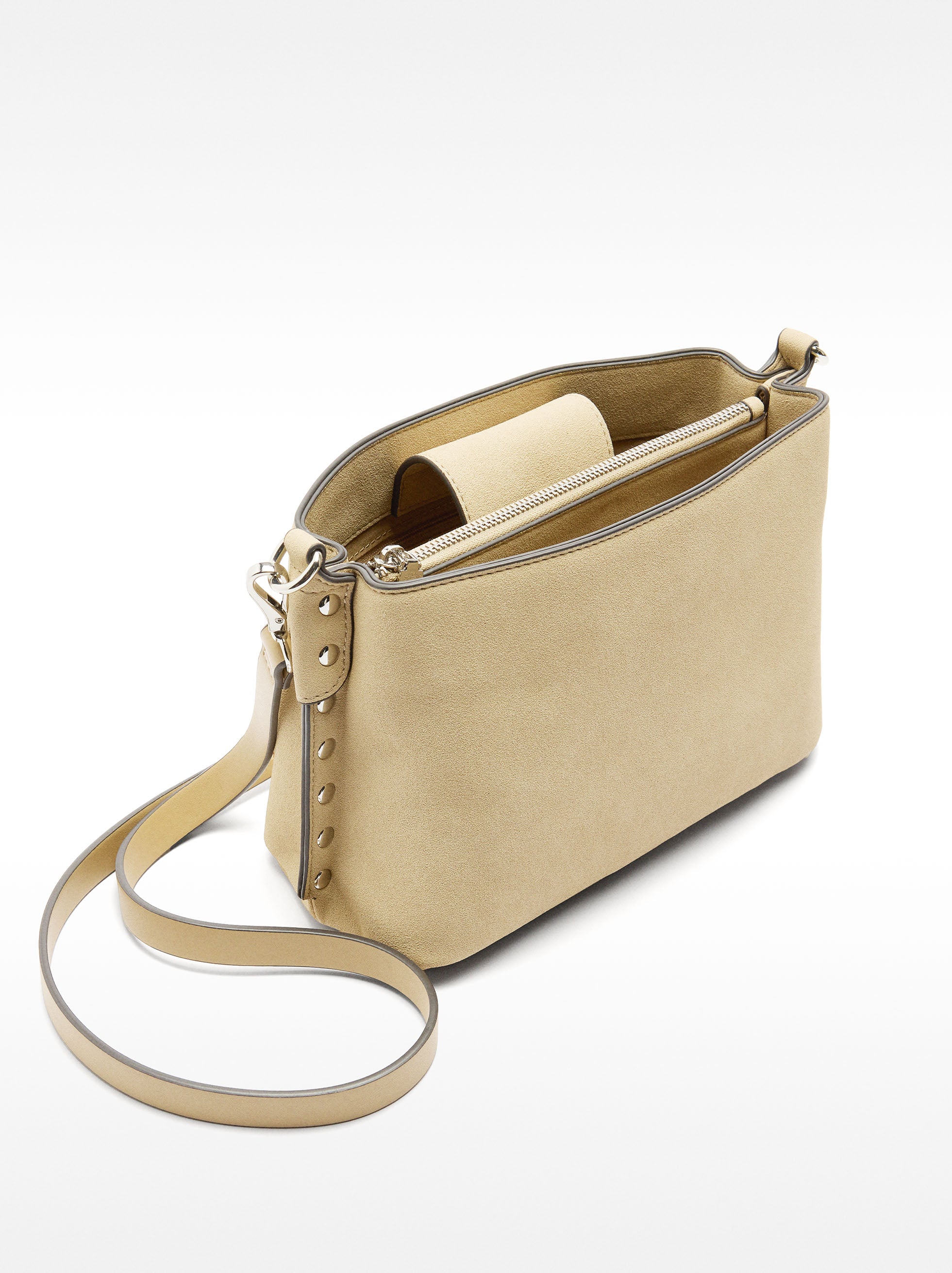 Bolso De Hombro Con Tachuelas Y Efecto Piel