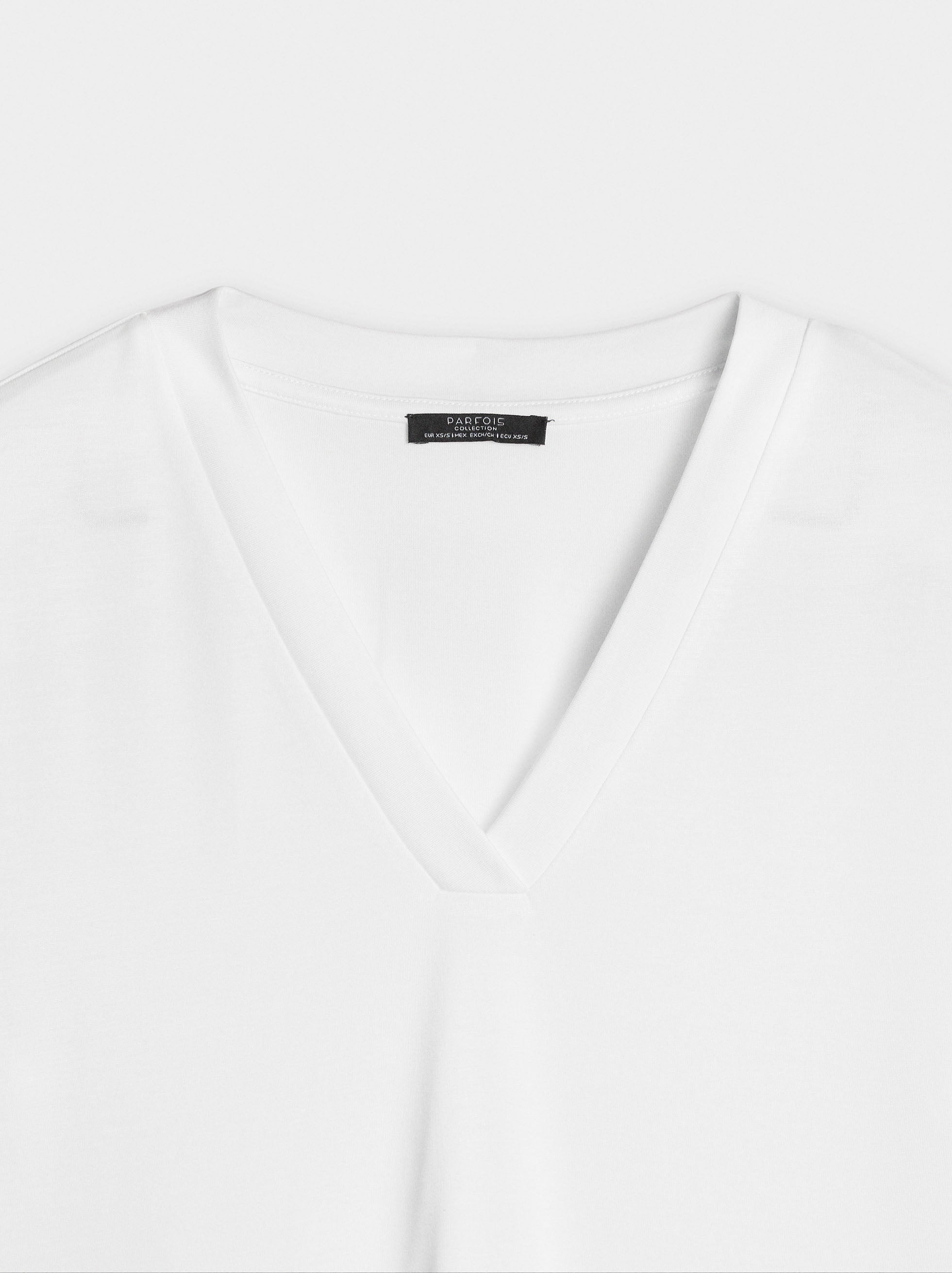 Camiseta Básica Cuello Pico