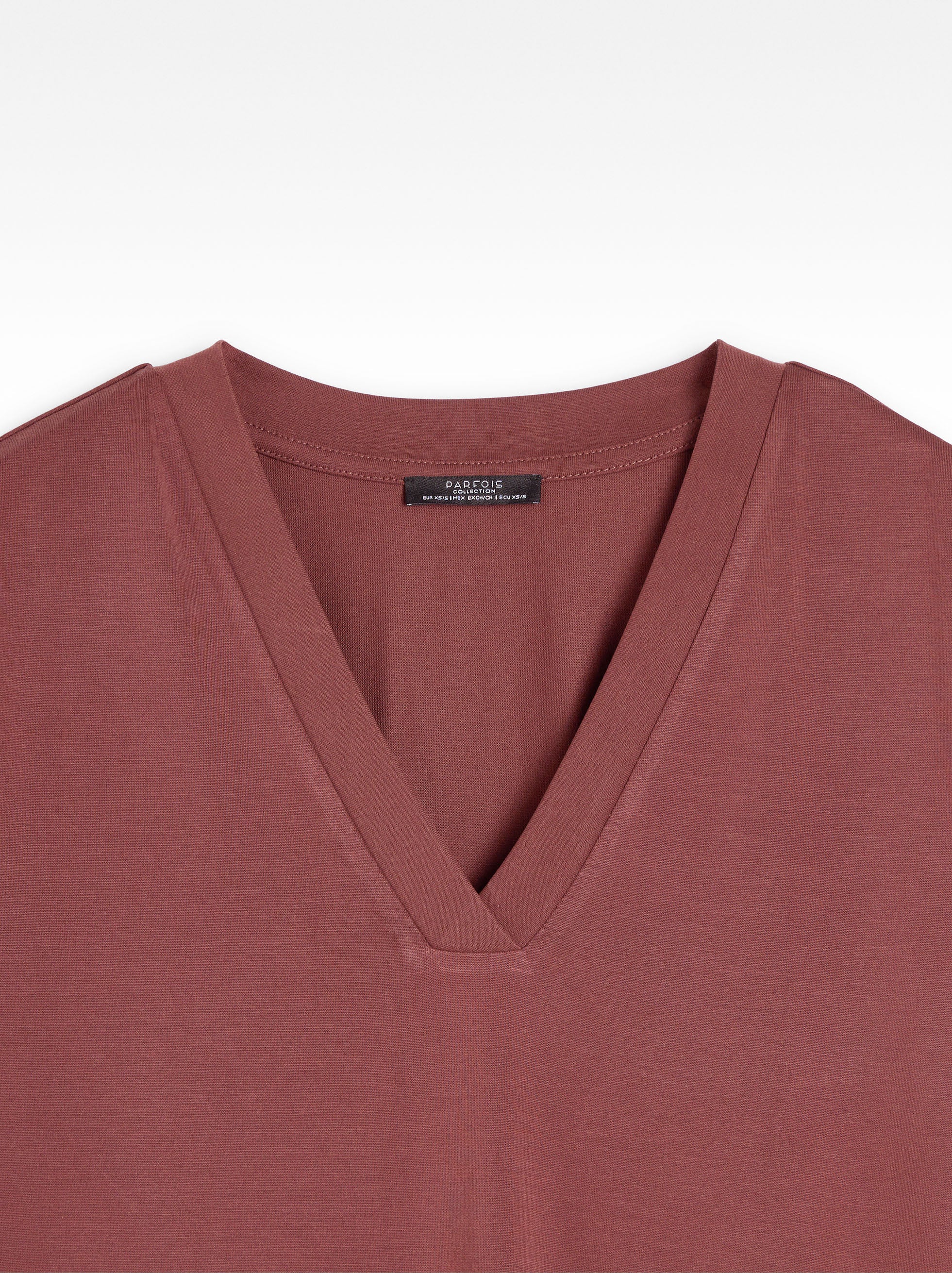 Camiseta Básica Cuello Pico