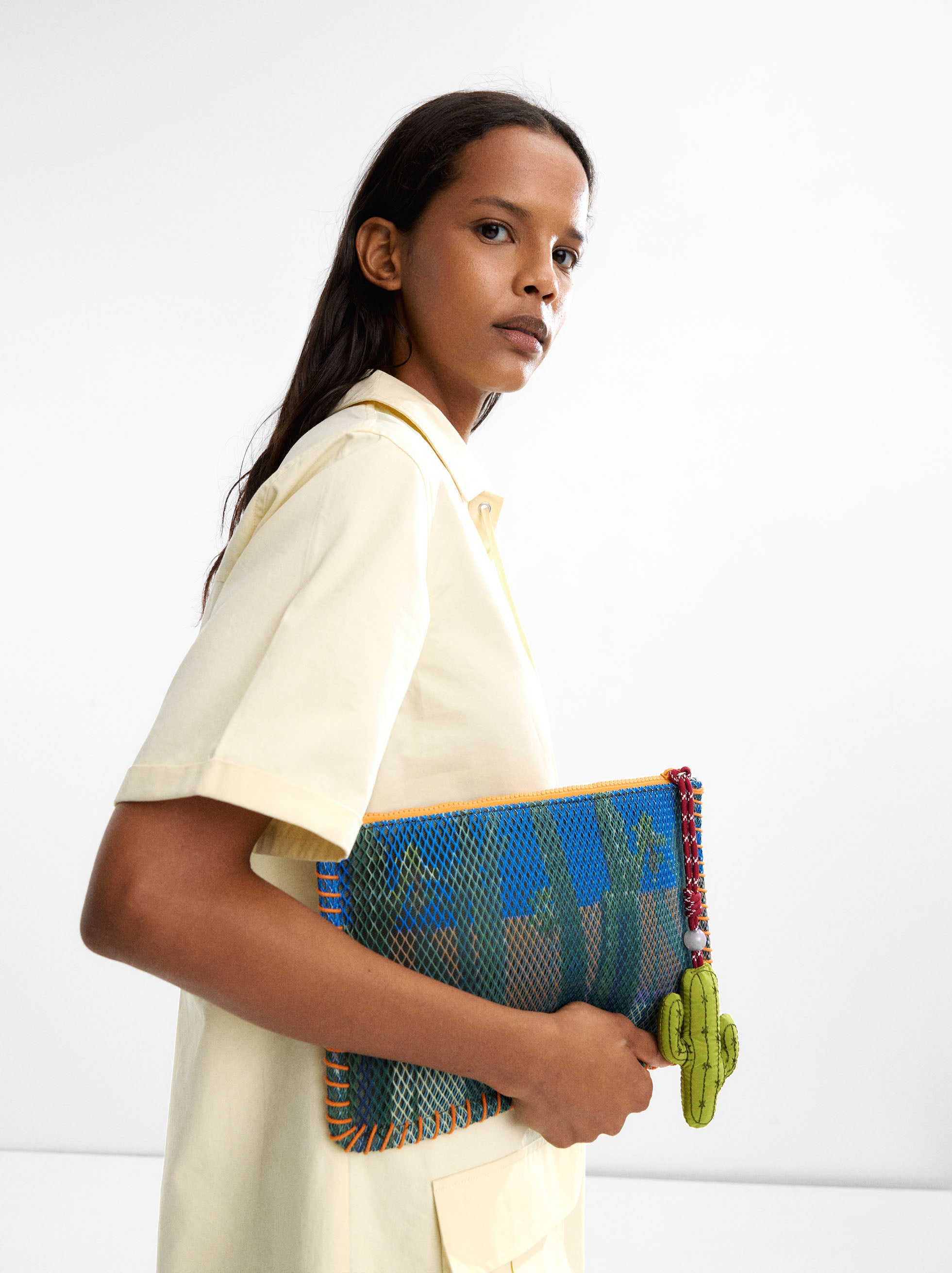 Bolso De Mano Sobre Con Estampado