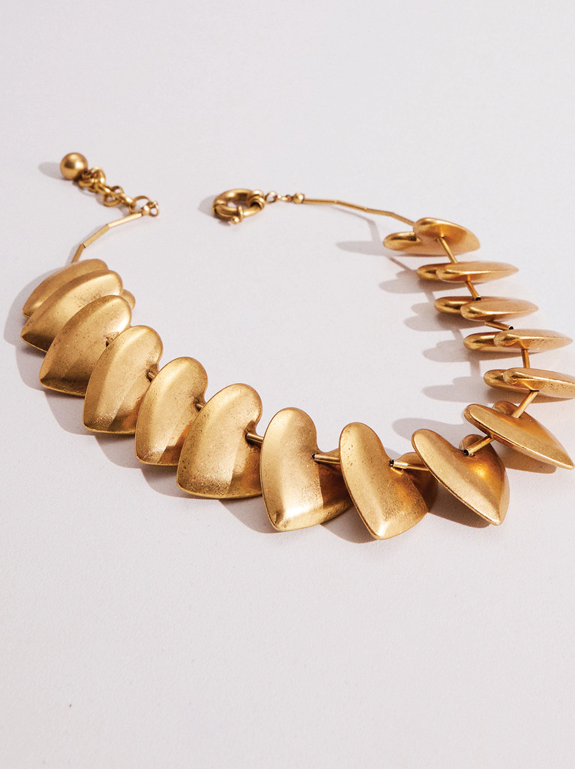 Collar Corto Con Corazones