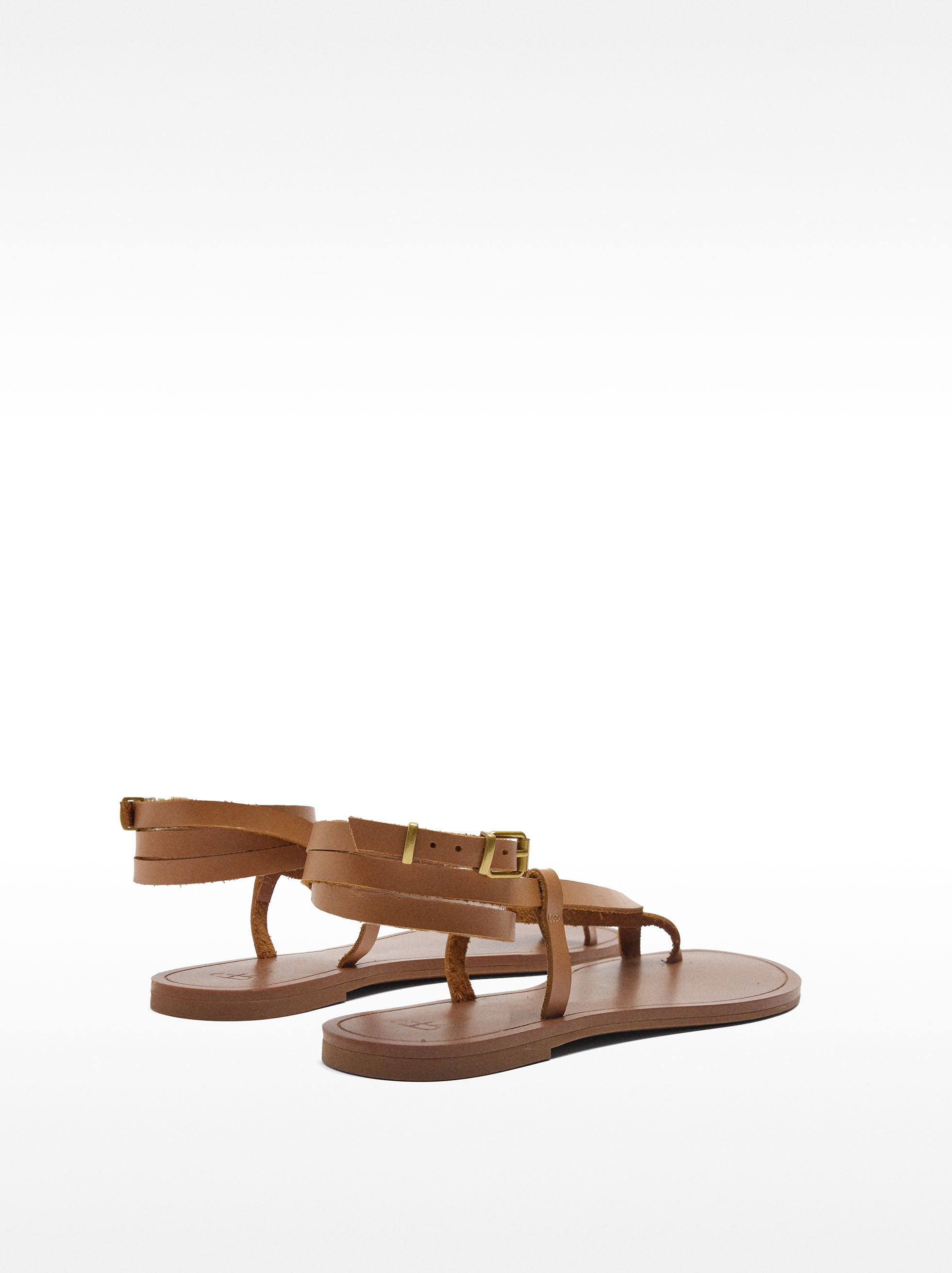 Sandalias Planas De Piel Con Tiras