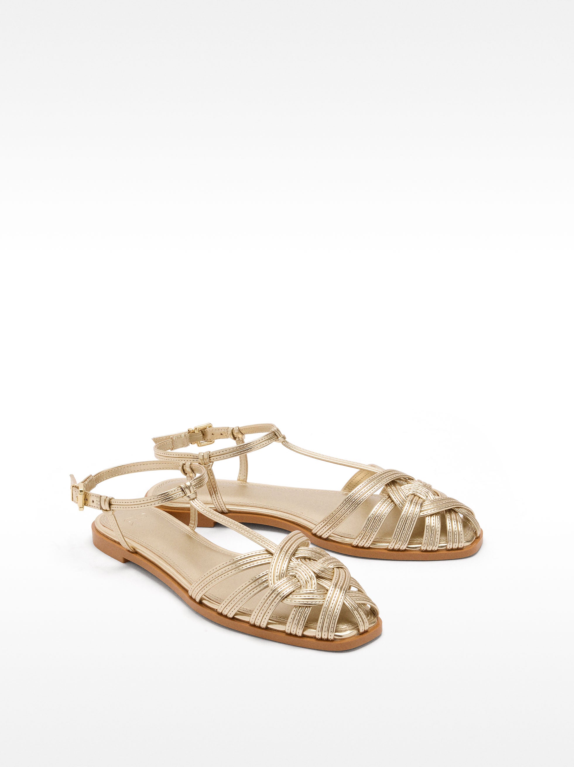 Sandalias Planas Con Tiras Entrelazadas