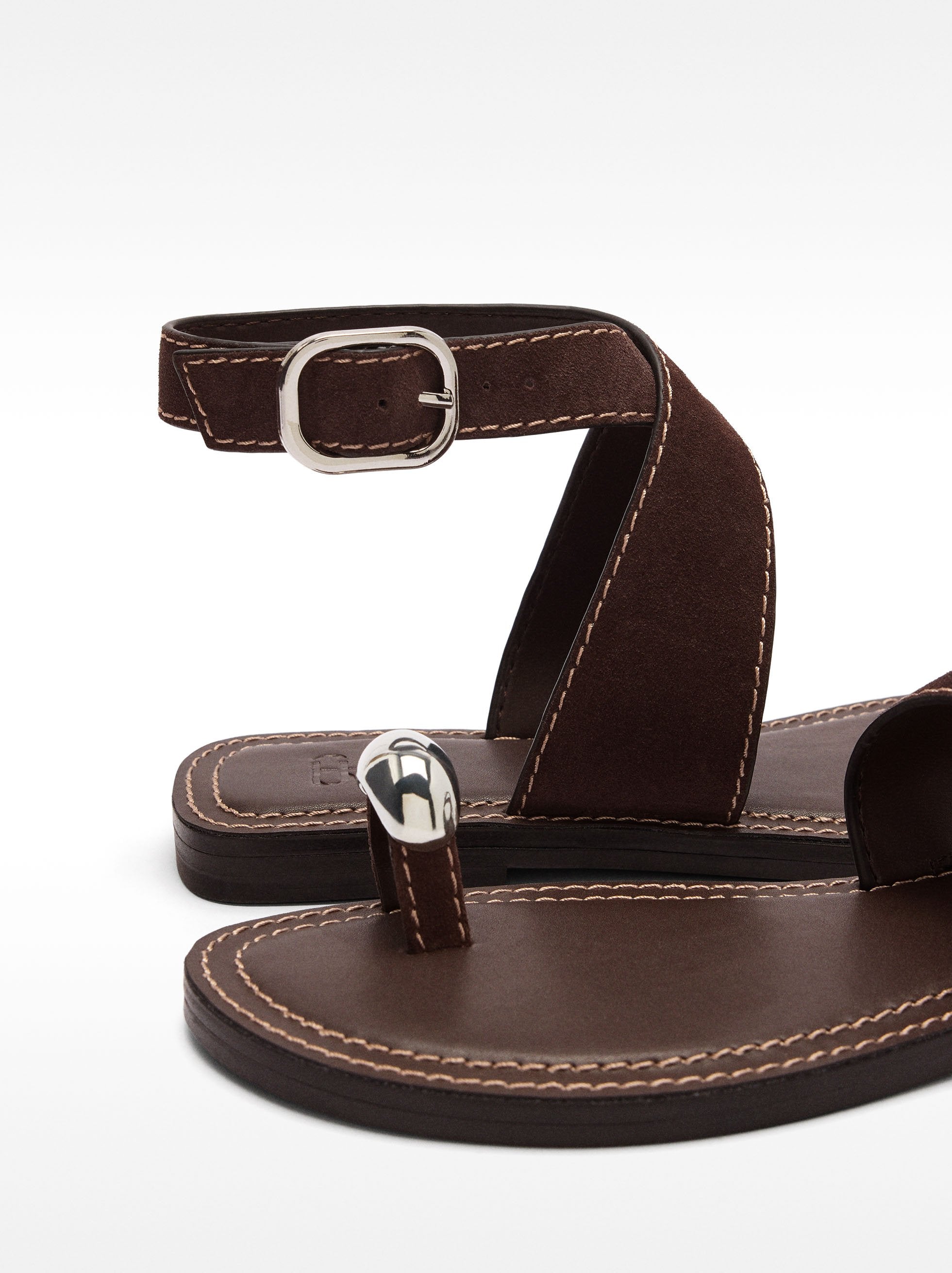 Sandalias De Piel Con Detalle Metálico