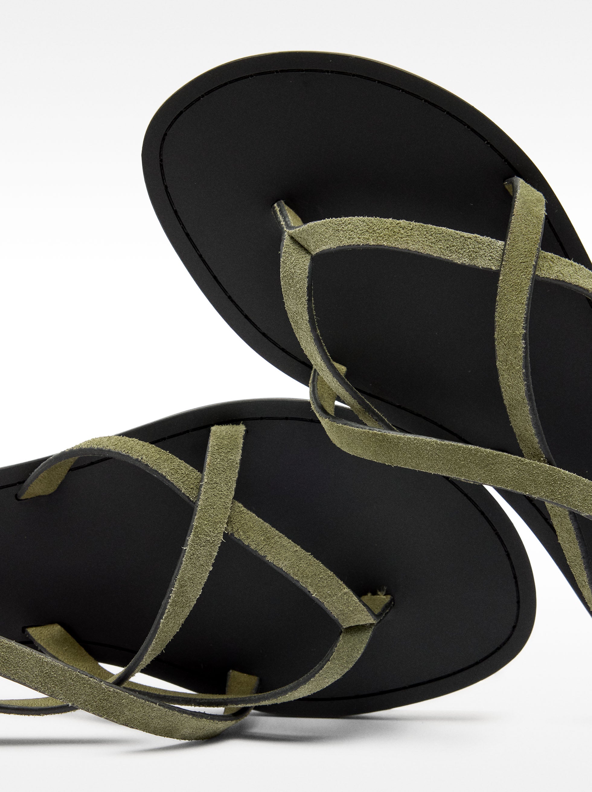 Sandalias De Piel Con Tiras Cruzadas