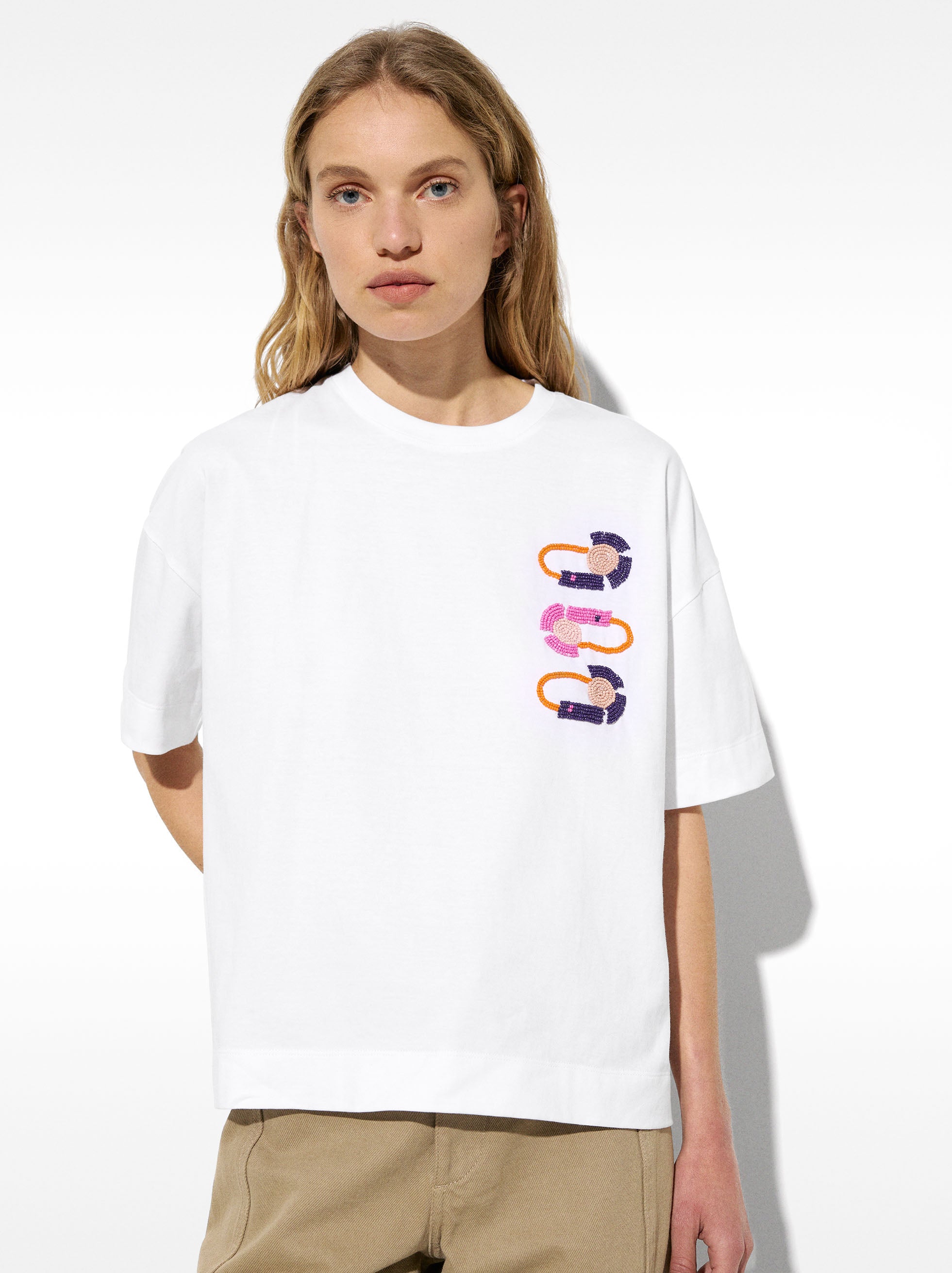 T-Shirt Con Detalles De Cuentas