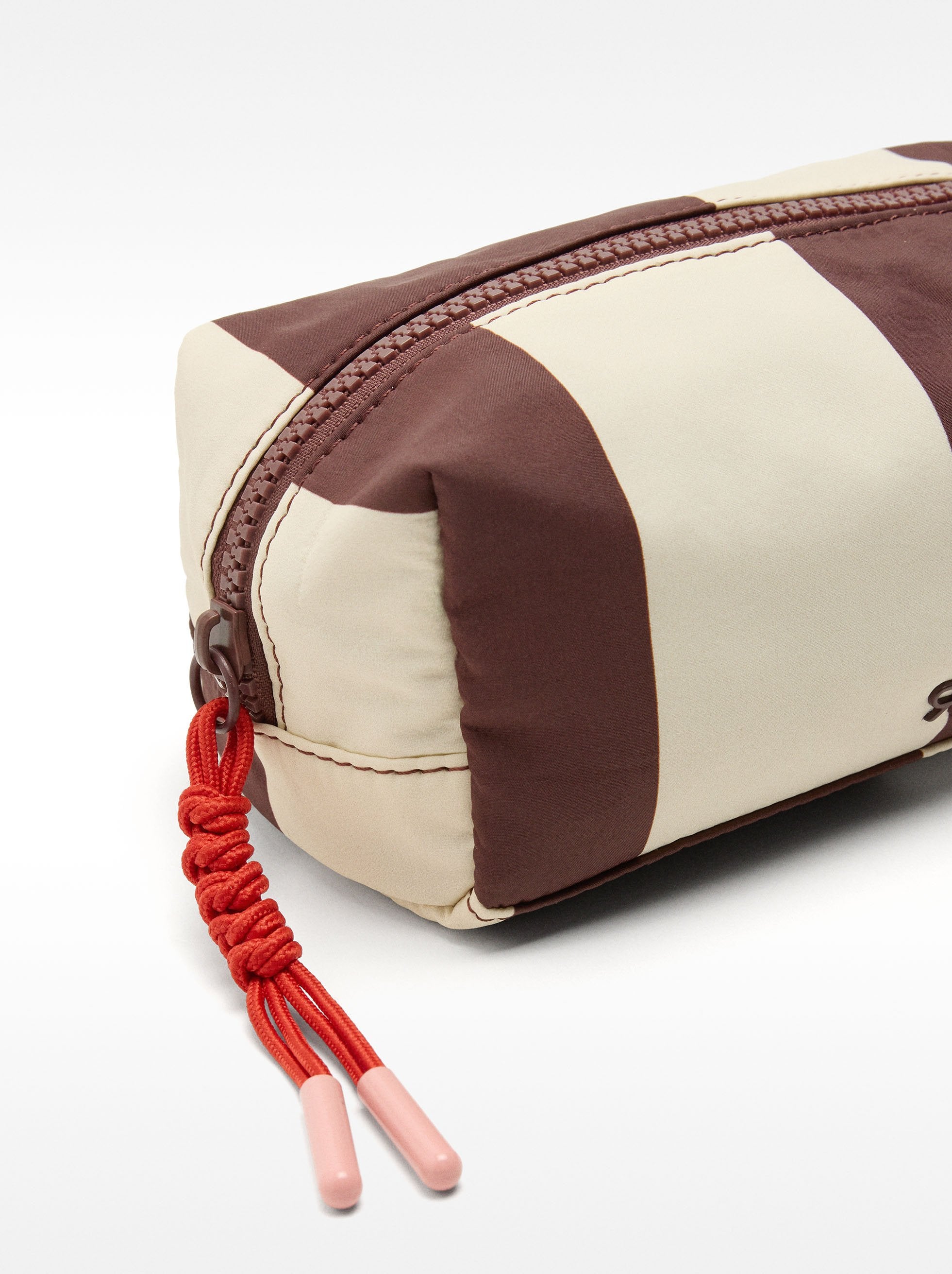 Neceser De Nylon Con Rayas