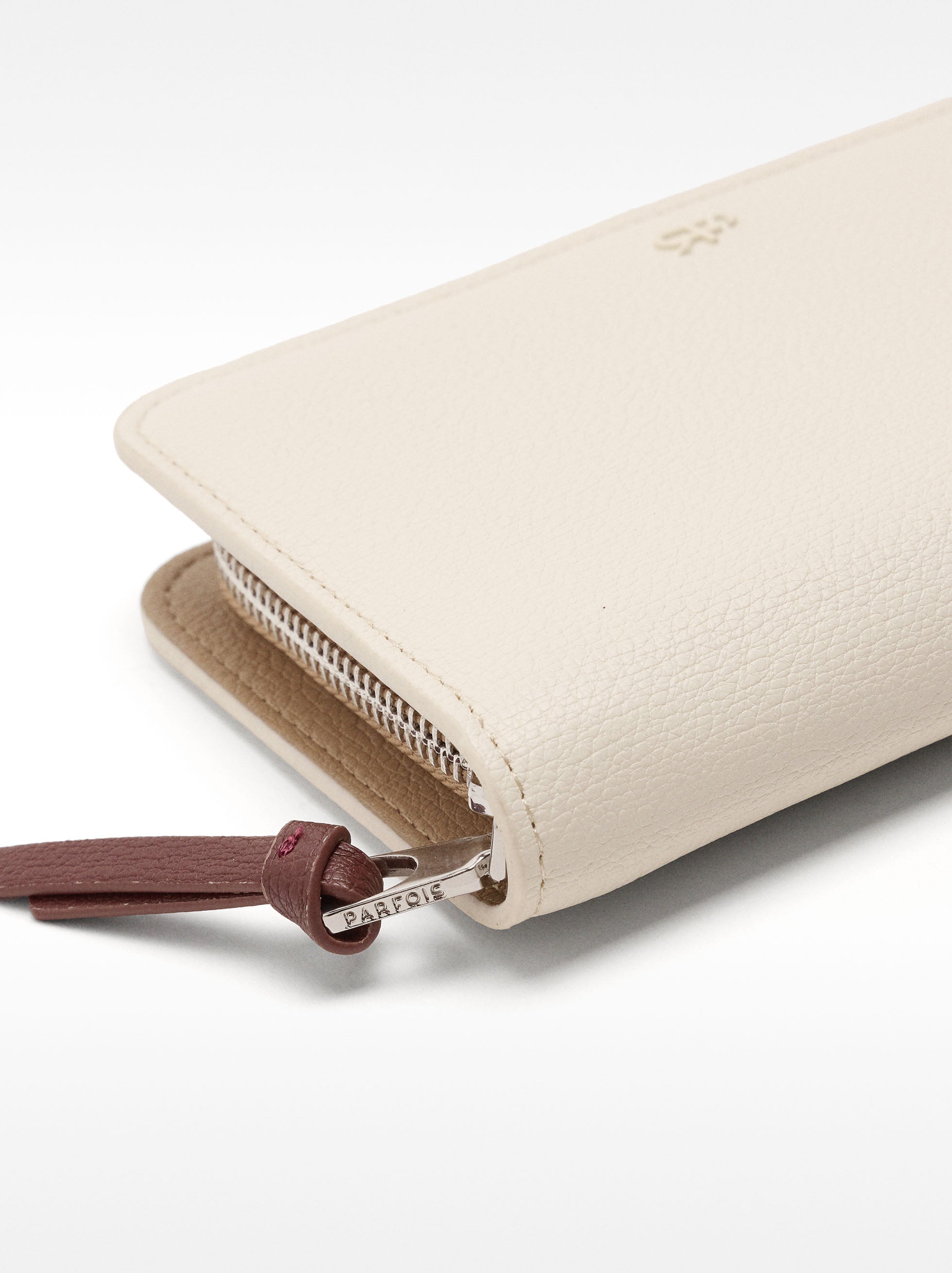 Billetera Con Textura Y Cierre De Cremallera