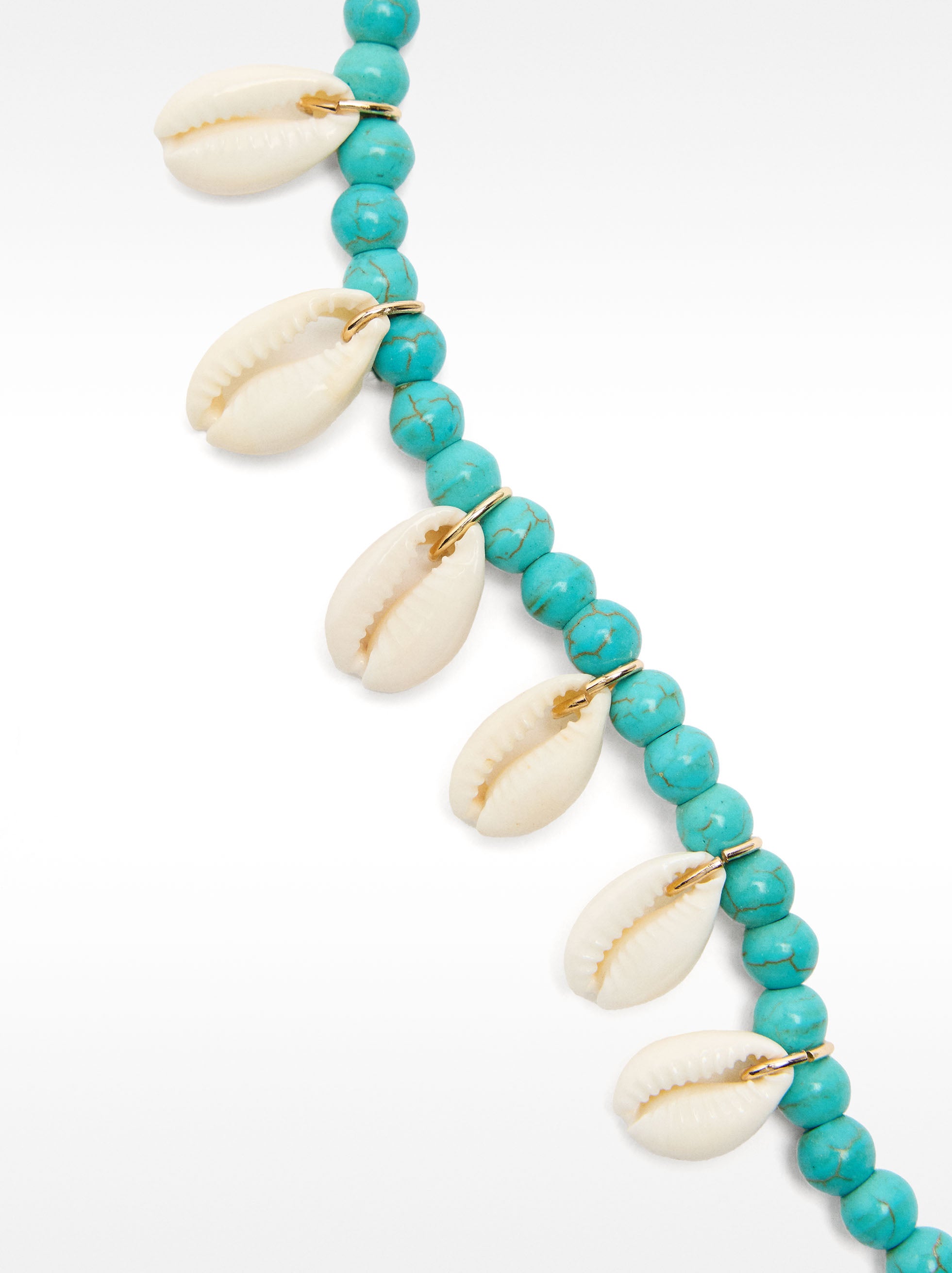 Collar Con Granos De Piedra Y Conchas