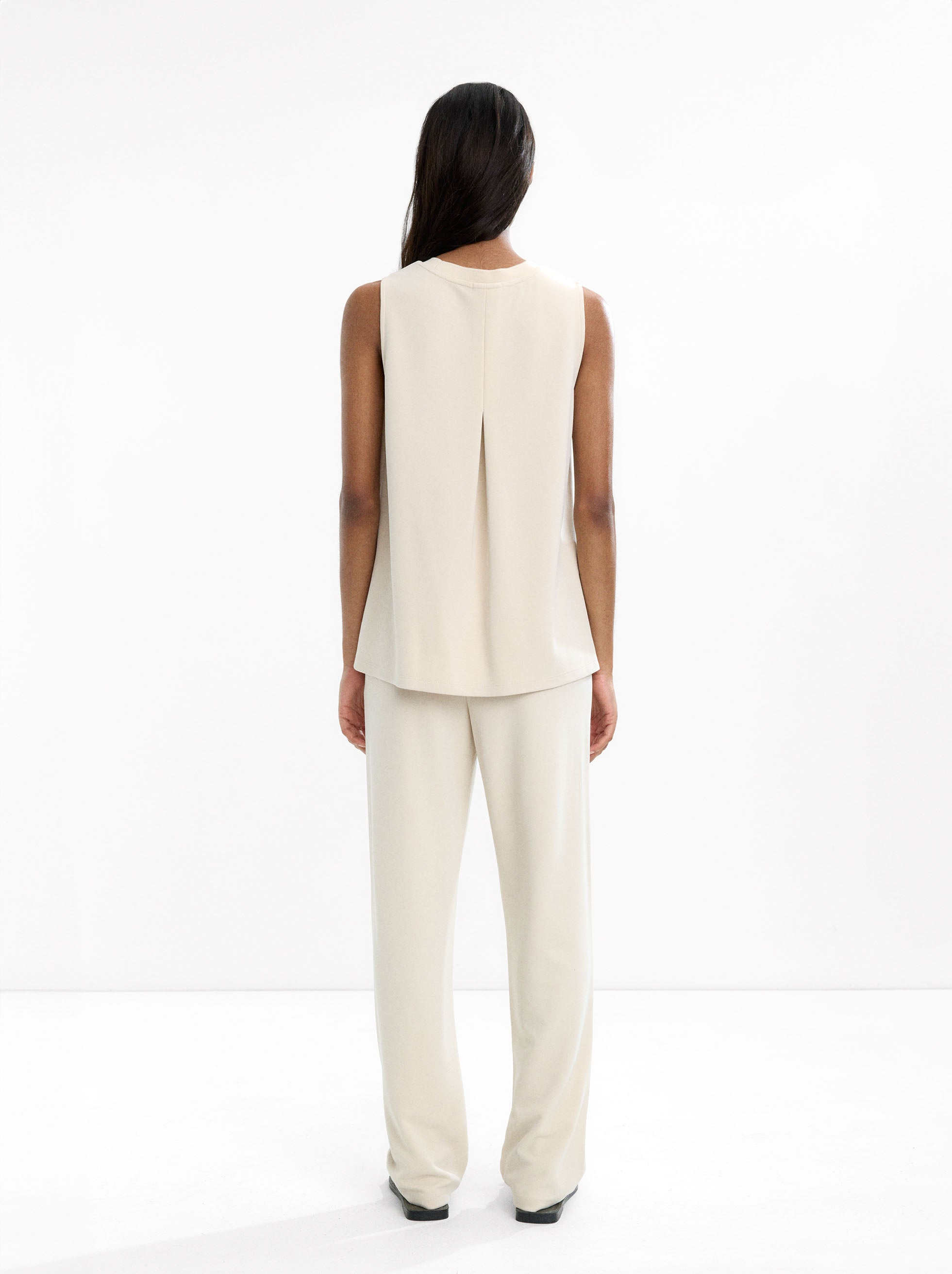 Pantalón Con Pinzas Y Cintura Elástica